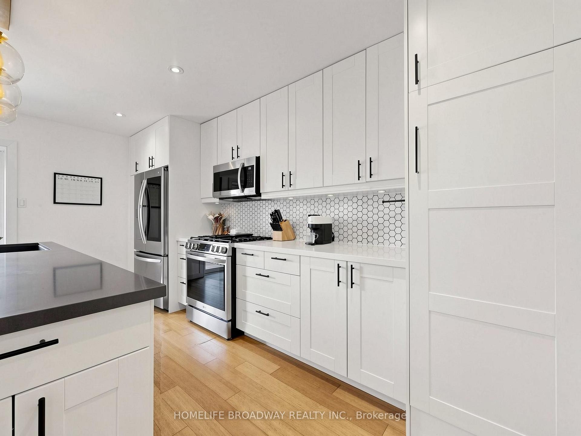Photo 12 of 1118 Gossamer Drive, Pickering, Liverpool — HOMEH