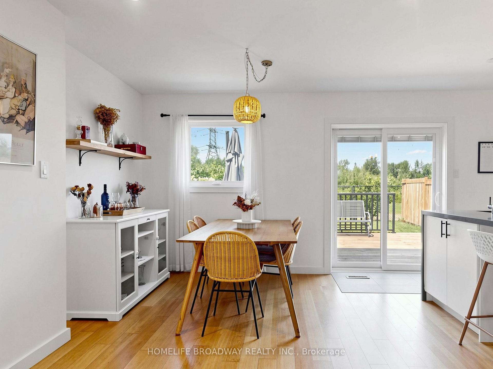 Photo 15 of 1118 Gossamer Drive, Pickering, Liverpool — HOMEH