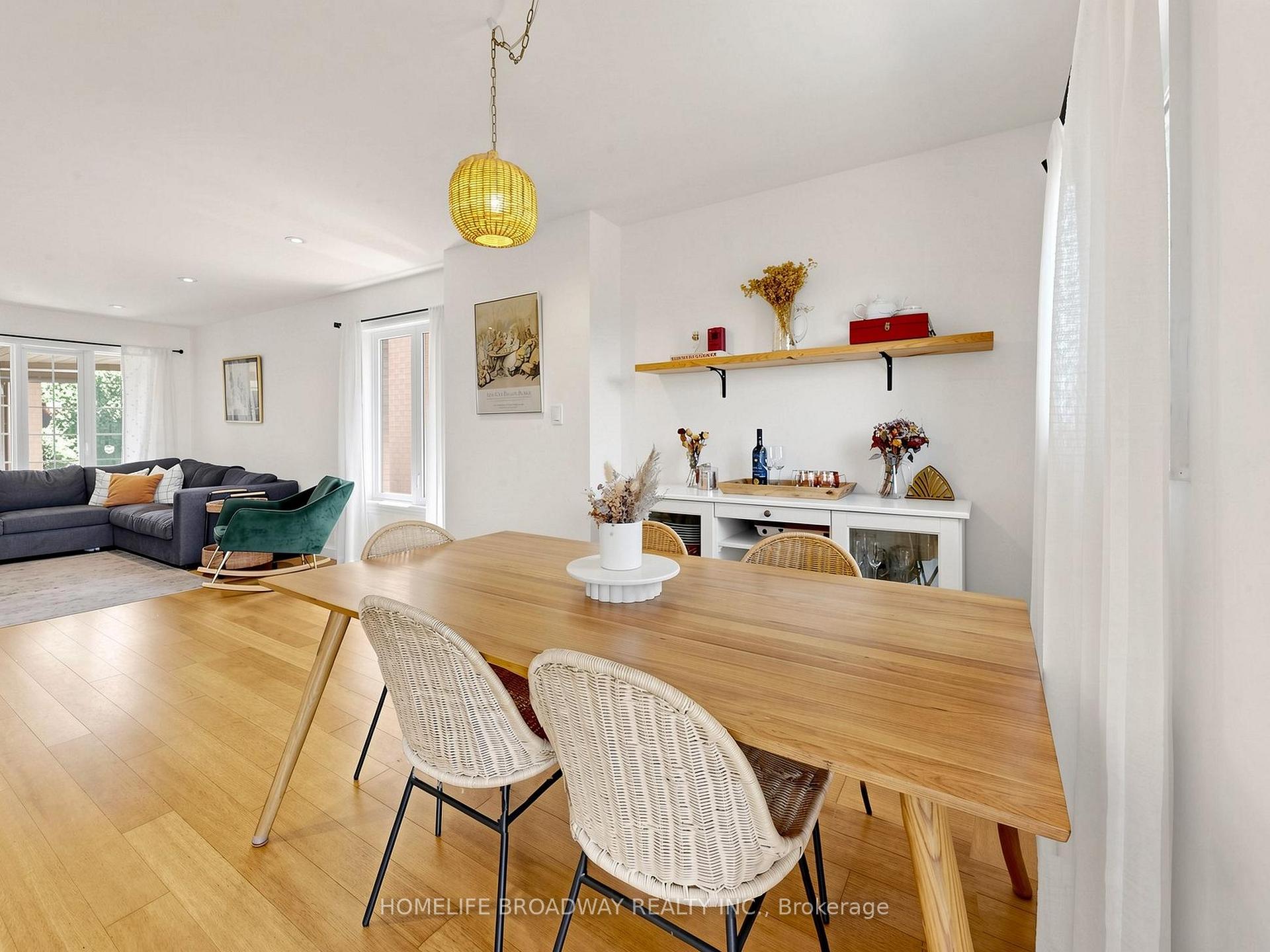 Photo 16 of 1118 Gossamer Drive, Pickering, Liverpool — HOMEH