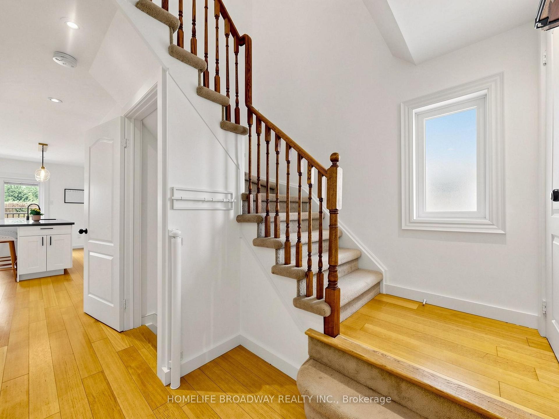 Photo 20 of 1118 Gossamer Drive, Pickering, Liverpool — HOMEH