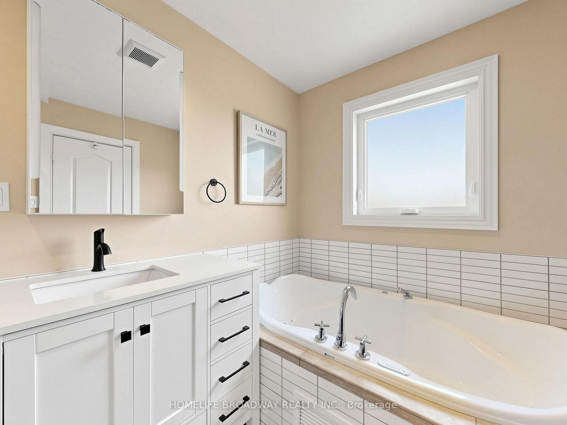Photo 28 of 1118 Gossamer Drive, Pickering, Liverpool — HOMEH