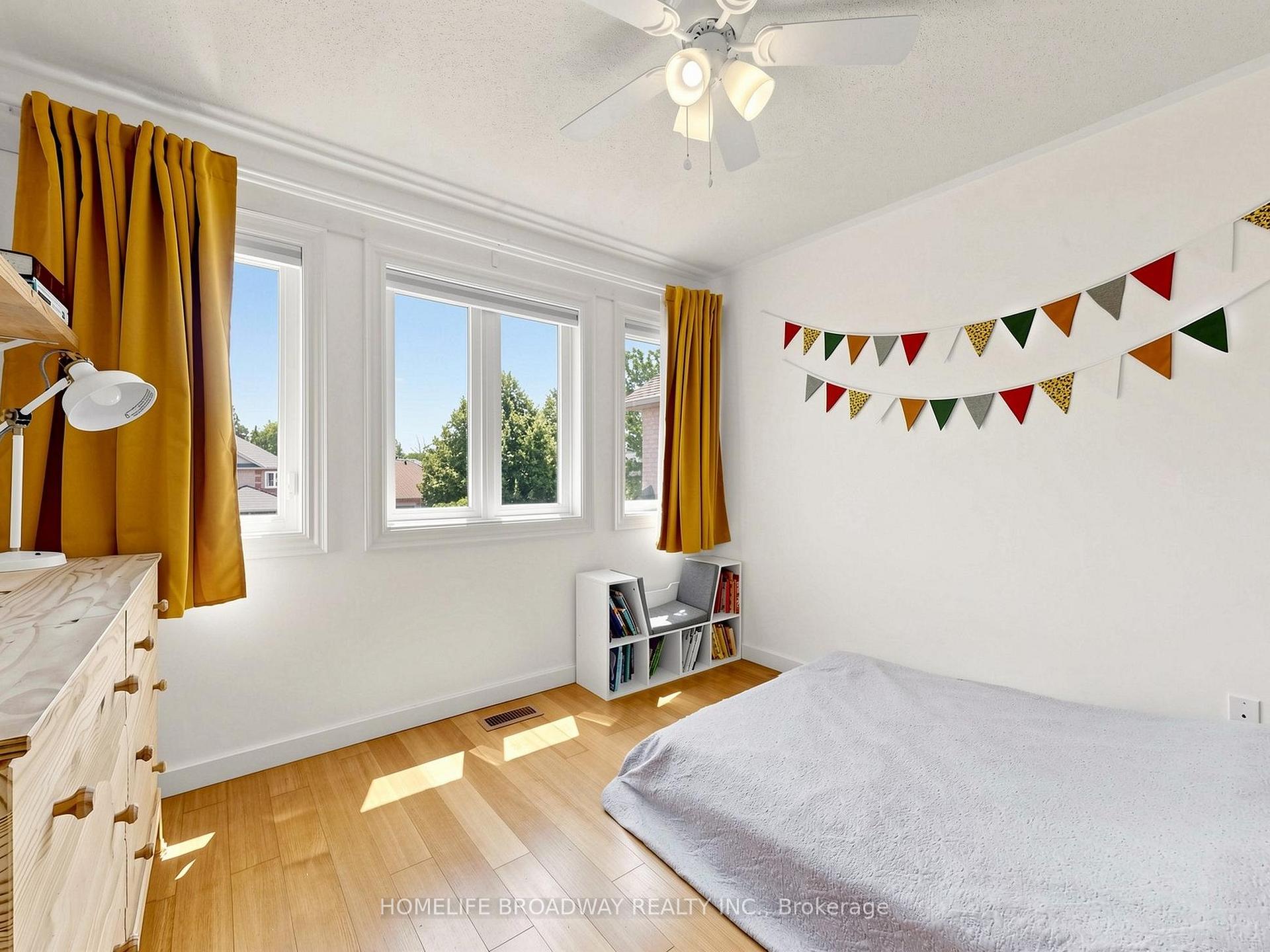 Photo 32 of 1118 Gossamer Drive, Pickering, Liverpool — HOMEH