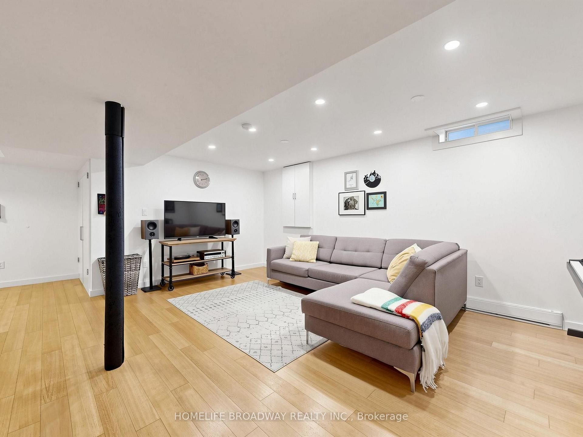 Photo 40 of 1118 Gossamer Drive, Pickering, Liverpool — HOMEH