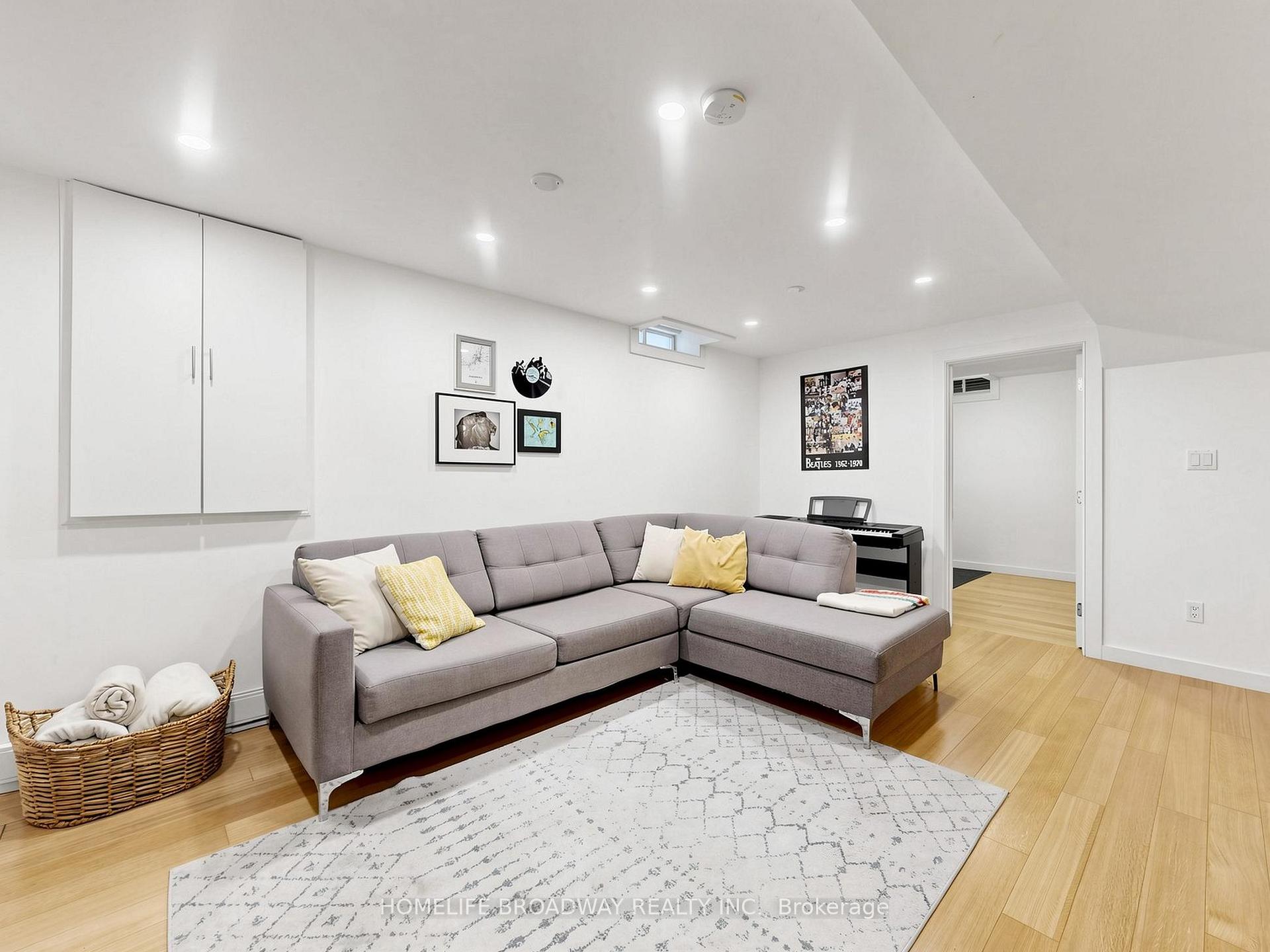 Photo 41 of 1118 Gossamer Drive, Pickering, Liverpool — HOMEH