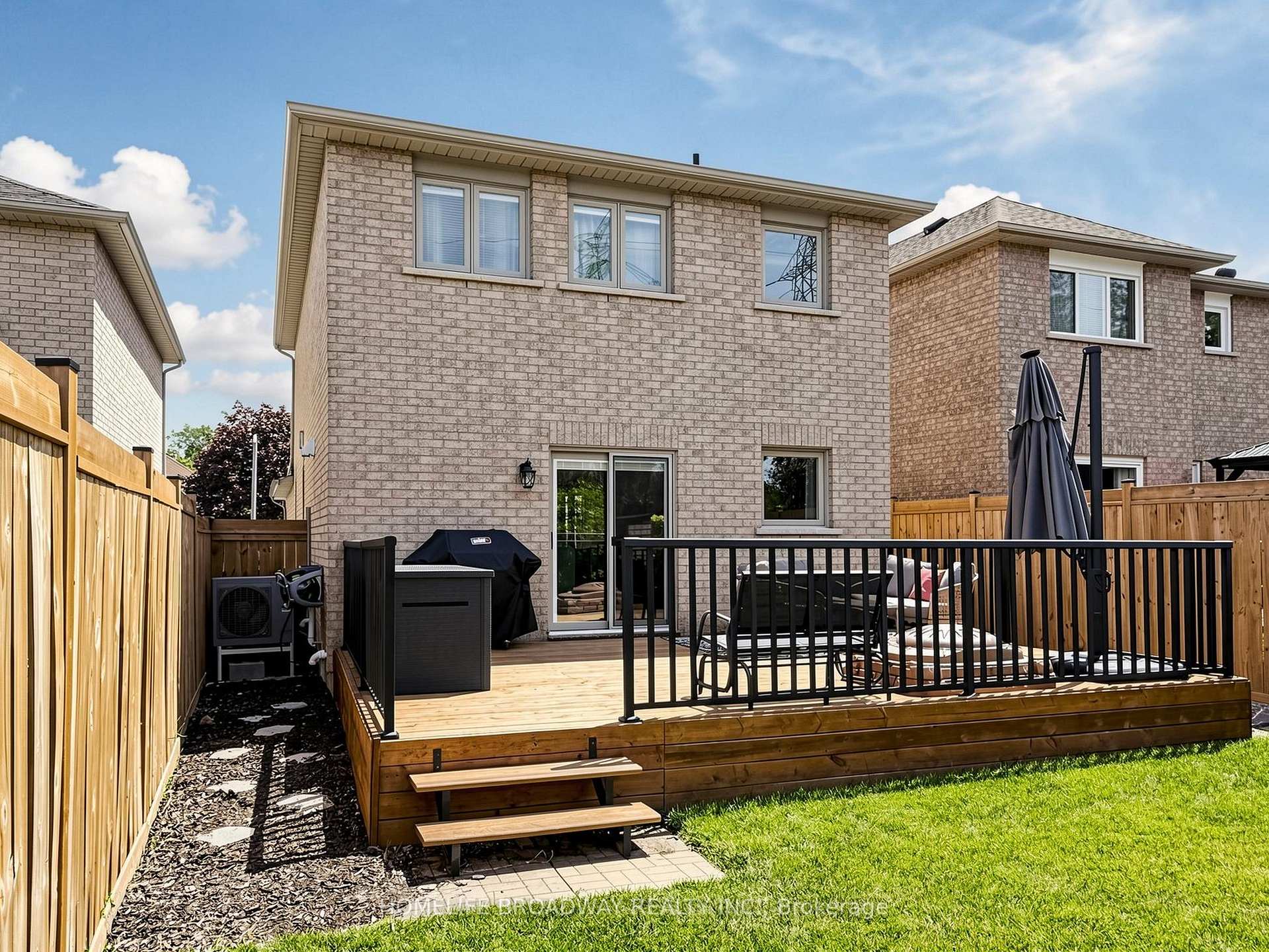 Photo 48 of 1118 Gossamer Drive, Pickering, Liverpool — HOMEH