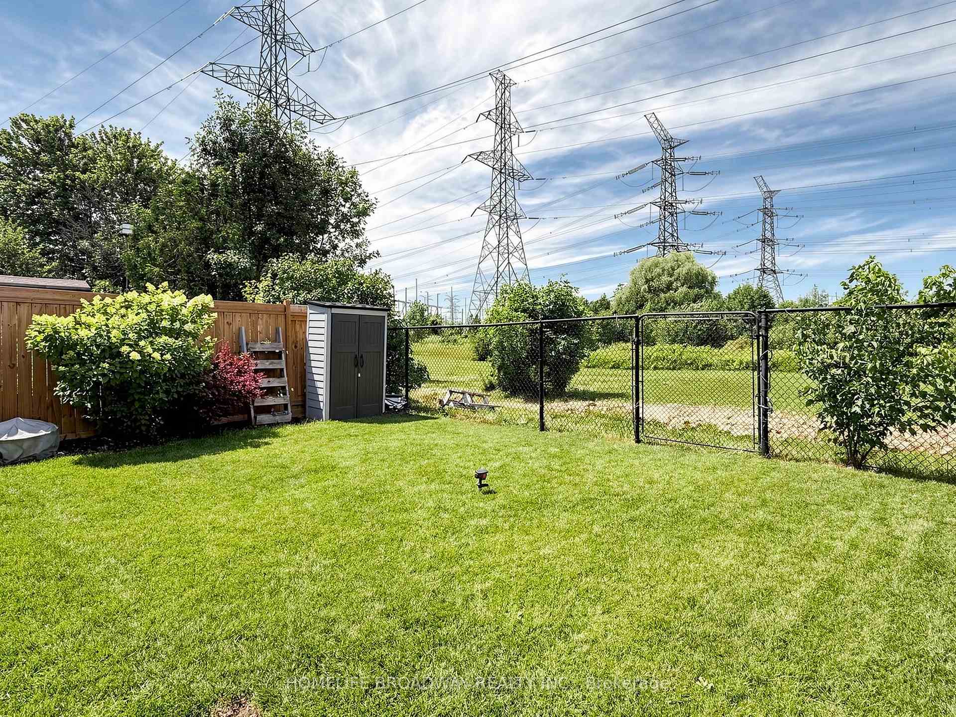 Photo 49 of 1118 Gossamer Drive, Pickering, Liverpool — HOMEH