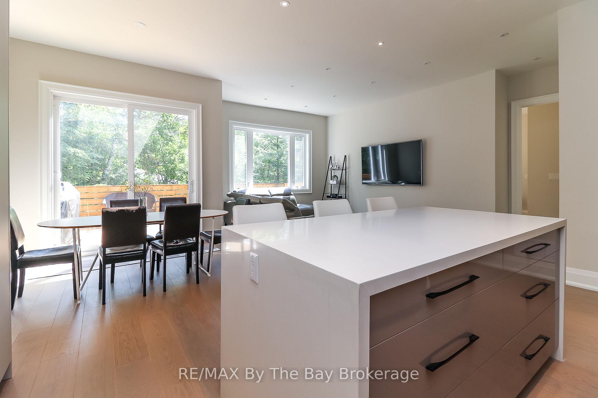 Photo 4 of 35 48TH Street N, Wasaga Beach — HOMEH