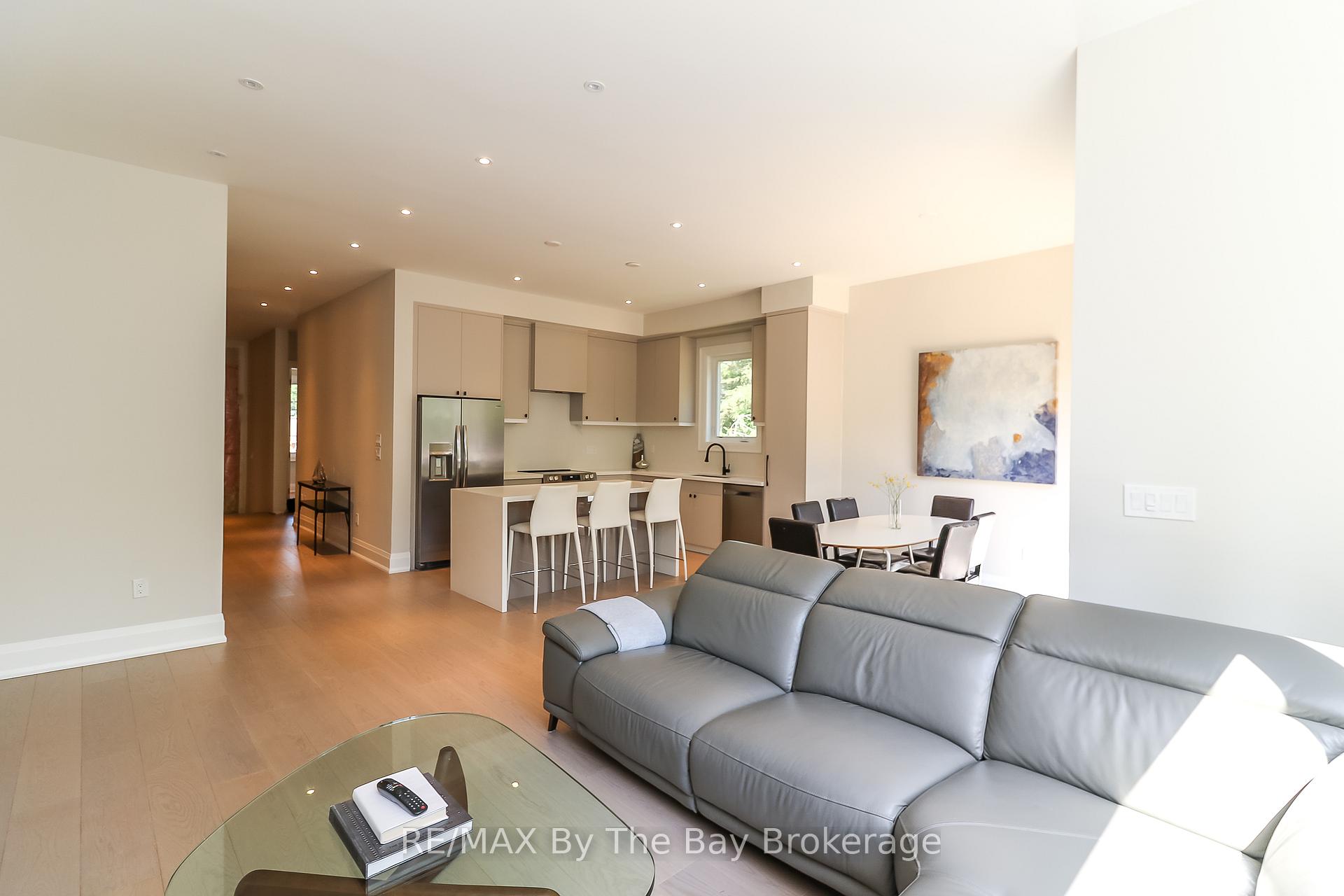 Photo 6 of 35 48TH Street N, Wasaga Beach — HOMEH