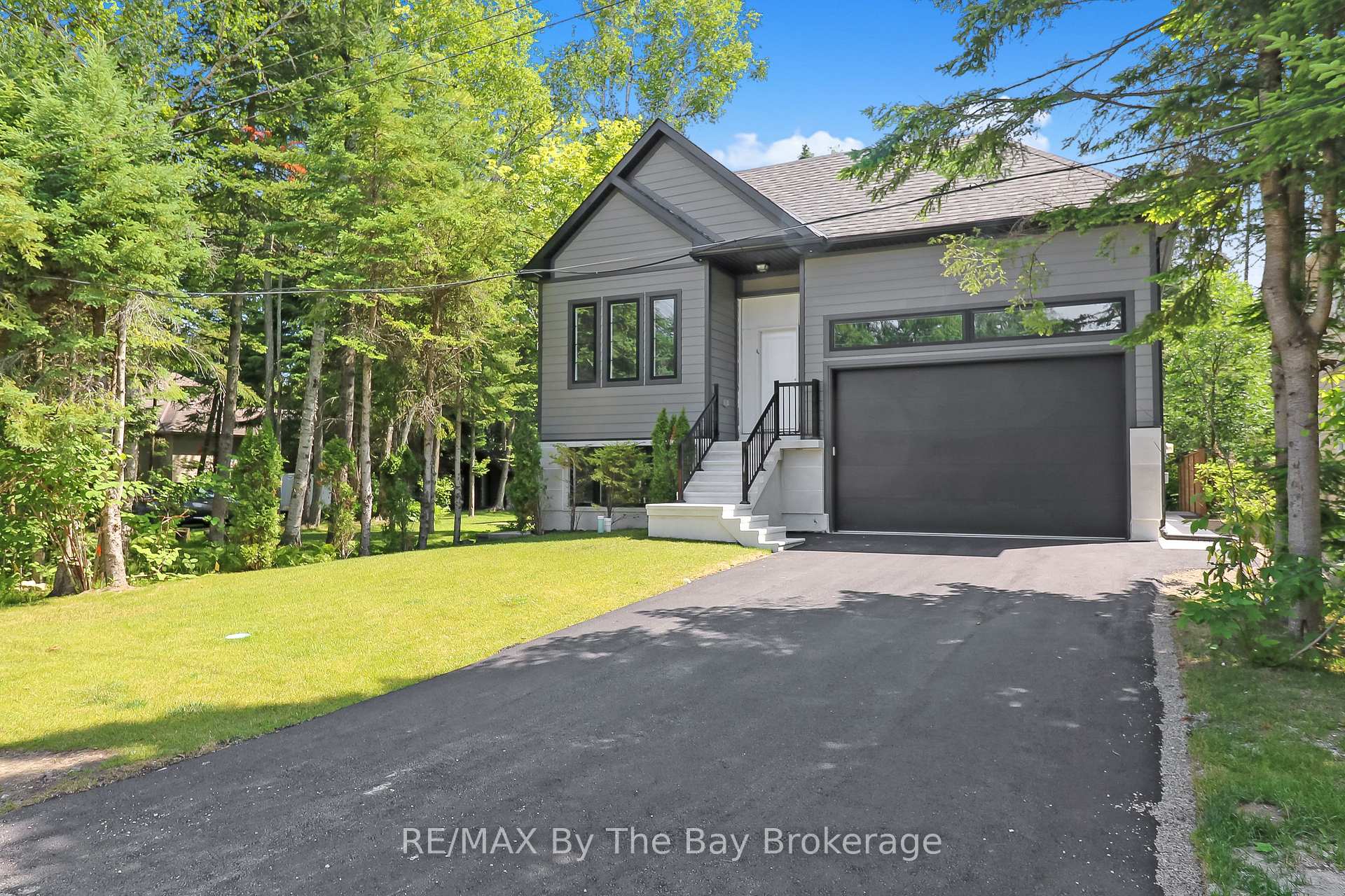 Photo 1 of 35 48TH Street N, Wasaga Beach — HOMEH