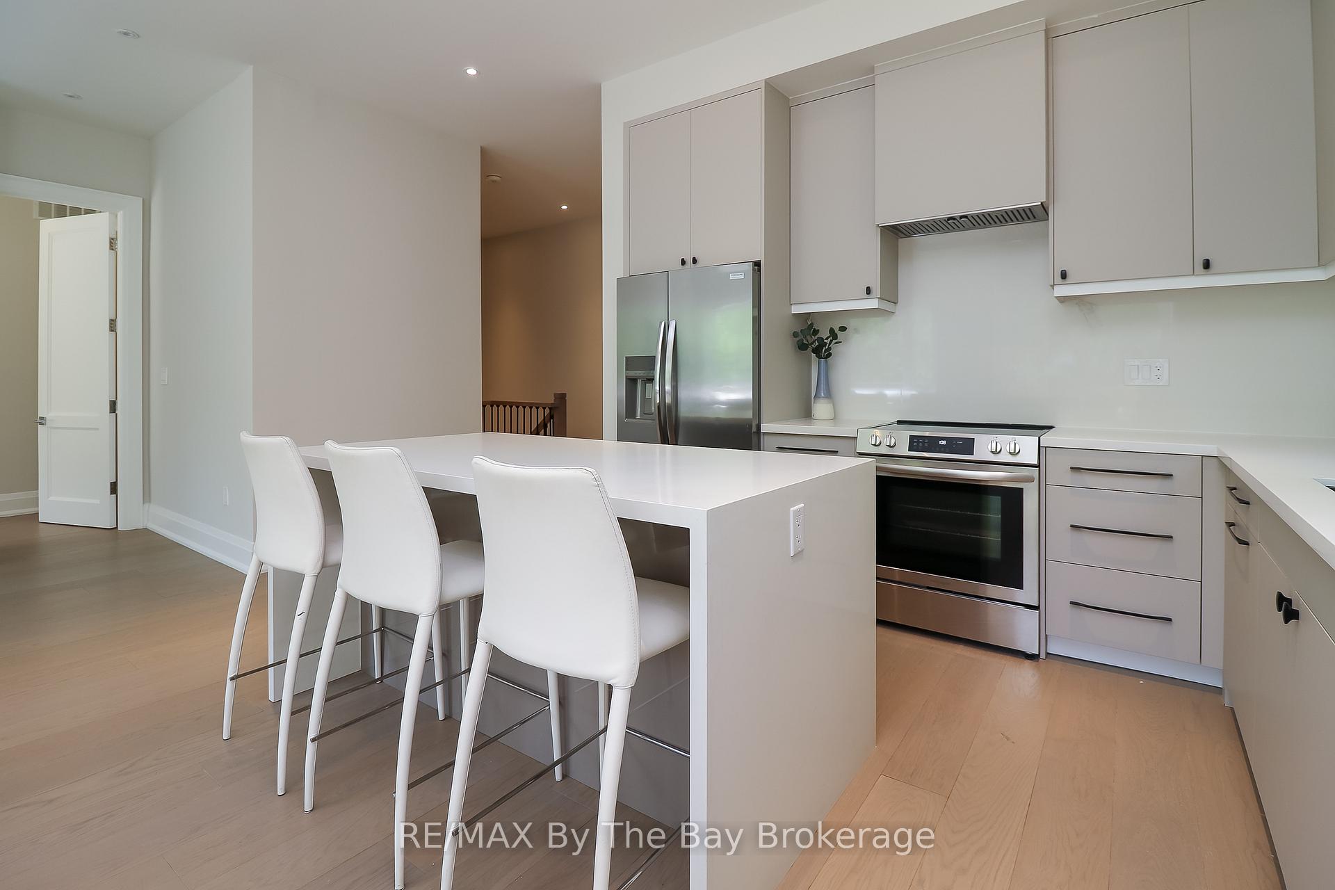 Photo 14 of 35 48TH Street N, Wasaga Beach — HOMEH