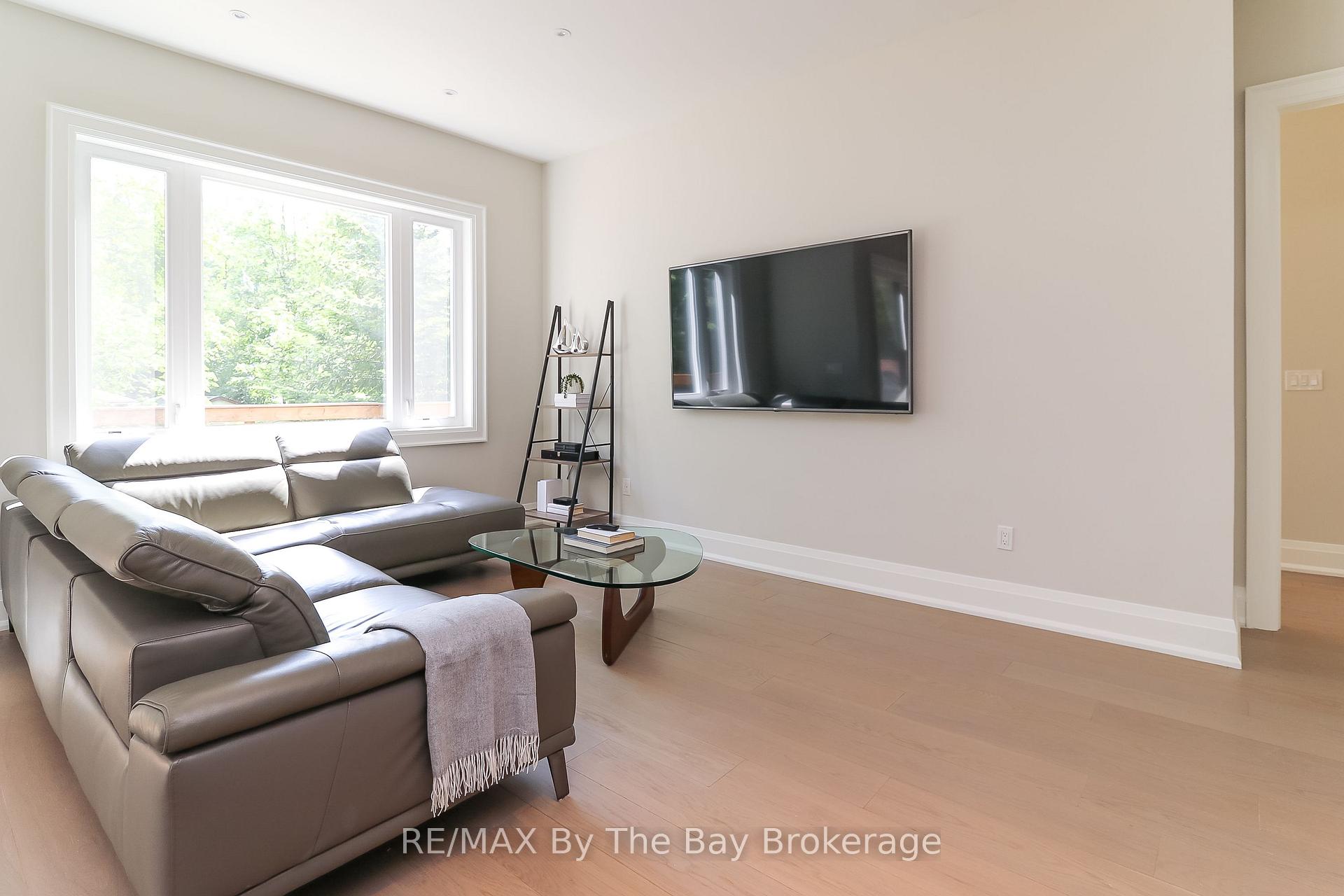 Photo 26 of 35 48TH Street N, Wasaga Beach — HOMEH