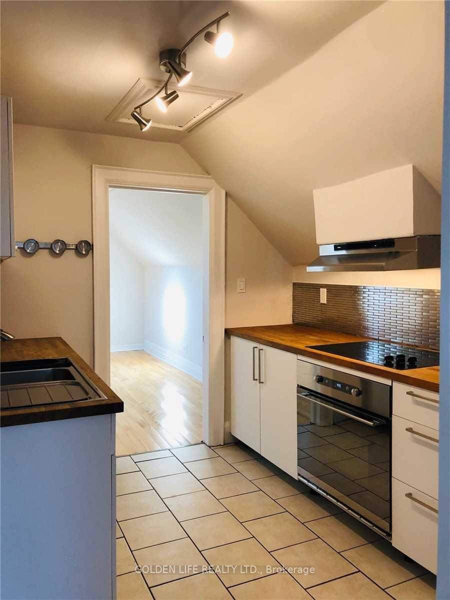 Photo 4 of Unit Upper, 27 Rivercourt Boulevard, Toronto, East York — HOMEH