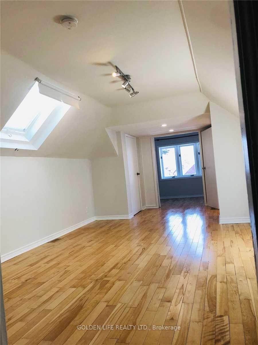 Photo 6 of Unit Upper, 27 Rivercourt Boulevard, Toronto, East York — HOMEH