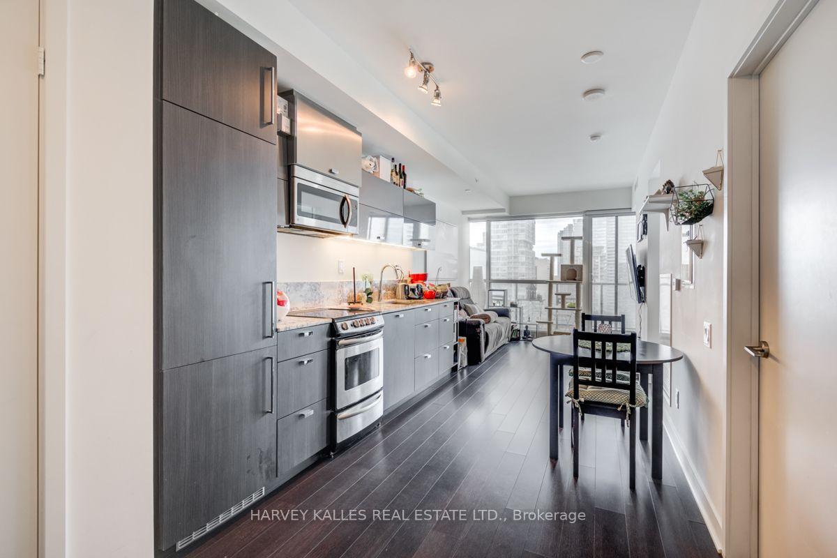 Photo 6 of Unit 2706, 290 Adelaide Street W, Toronto, Waterfront Communities — HOMEH