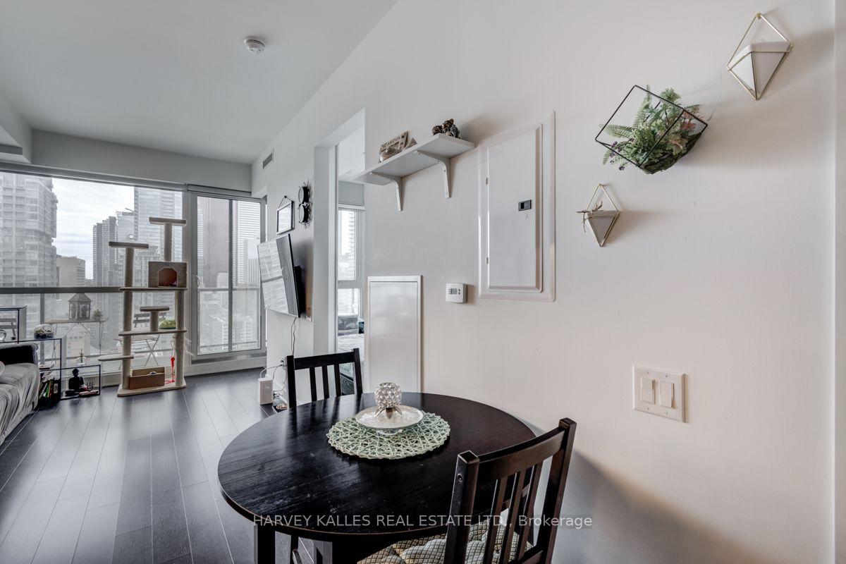 Photo 7 of Unit 2706, 290 Adelaide Street W, Toronto, Waterfront Communities — HOMEH