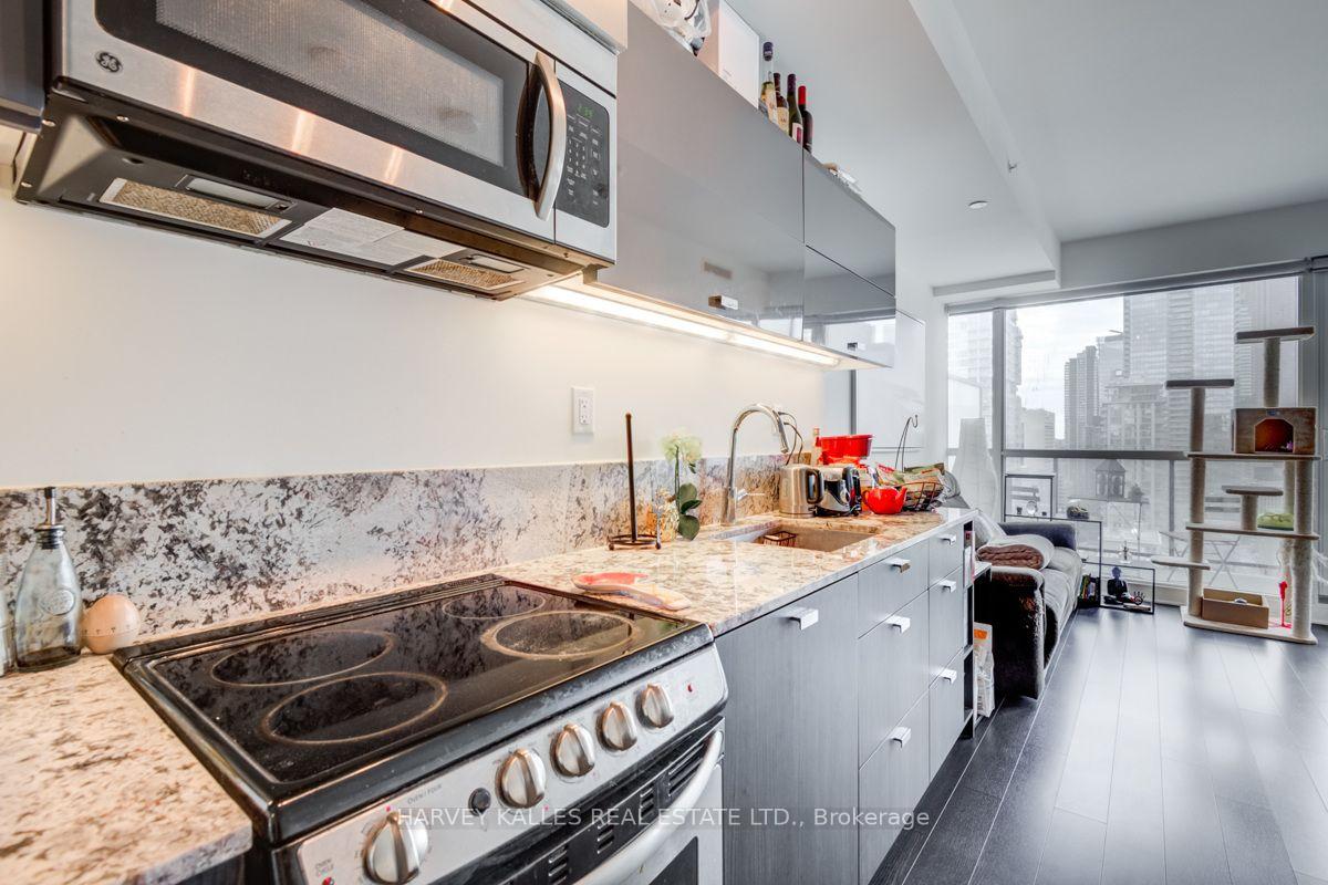 Photo 8 of Unit 2706, 290 Adelaide Street W, Toronto, Waterfront Communities — HOMEH