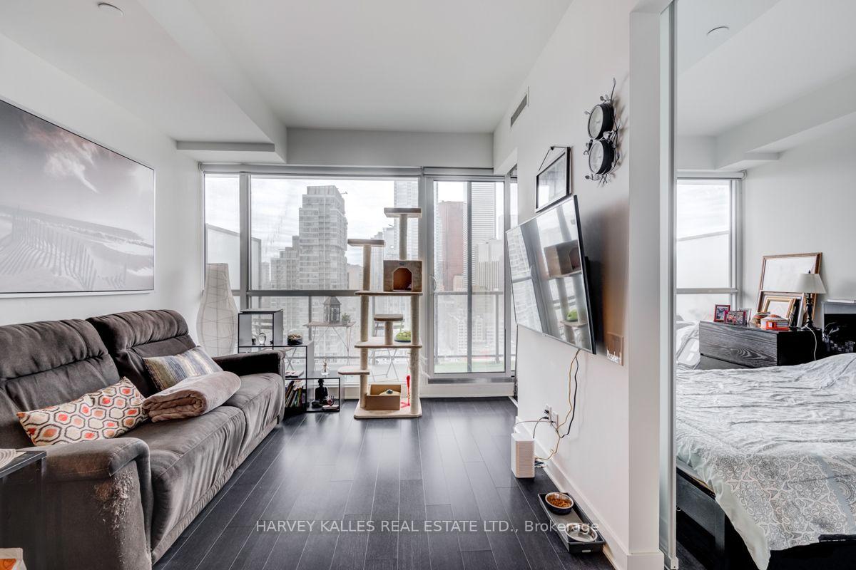 Photo 11 of Unit 2706, 290 Adelaide Street W, Toronto, Waterfront Communities — HOMEH