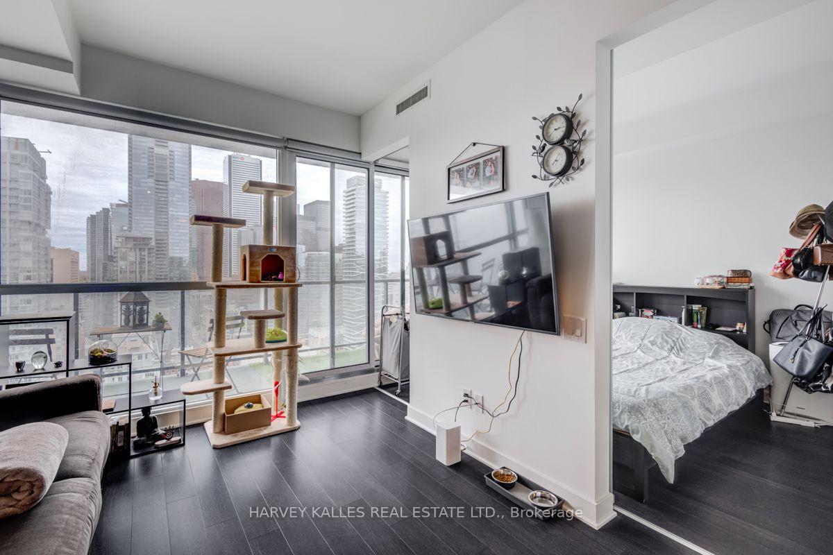 Photo 12 of Unit 2706, 290 Adelaide Street W, Toronto, Waterfront Communities — HOMEH