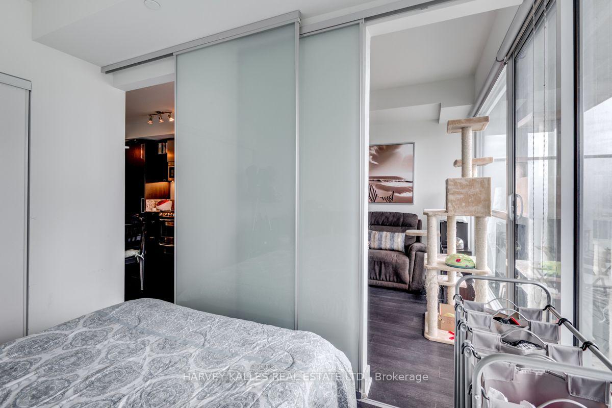 Photo 17 of Unit 2706, 290 Adelaide Street W, Toronto, Waterfront Communities — HOMEH