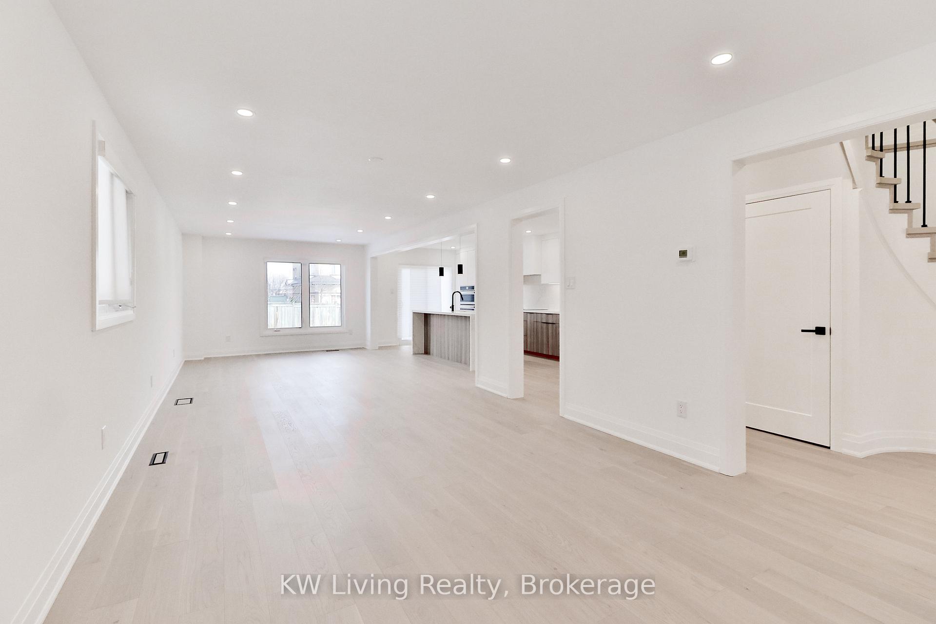 Photo 6 of 105 Chloe Crescent, Markham, Middlefield — HOMEH