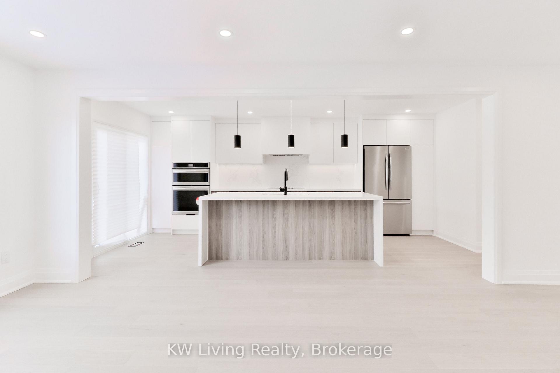 Photo 8 of 105 Chloe Crescent, Markham, Middlefield — HOMEH