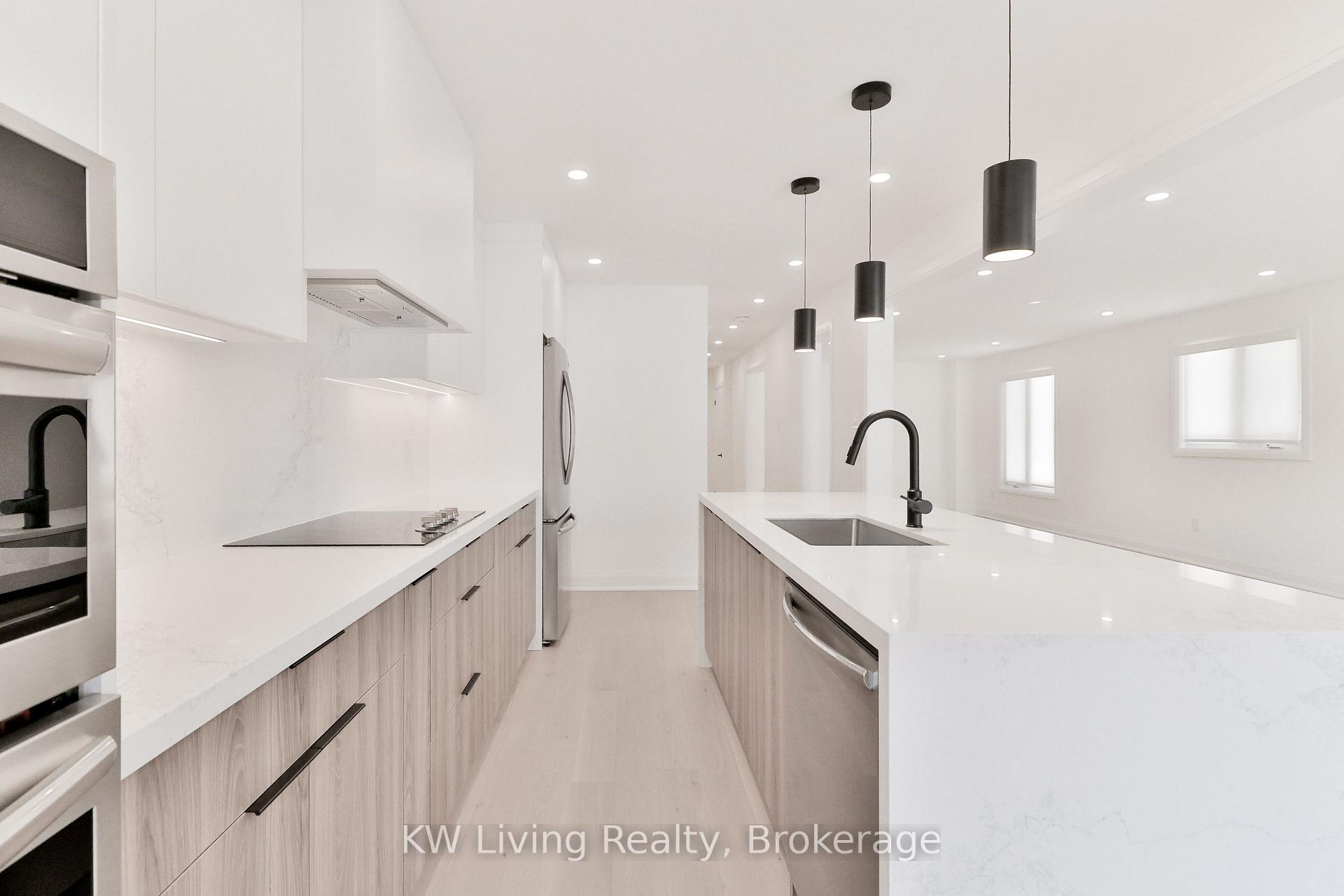 Photo 10 of 105 Chloe Crescent, Markham, Middlefield — HOMEH