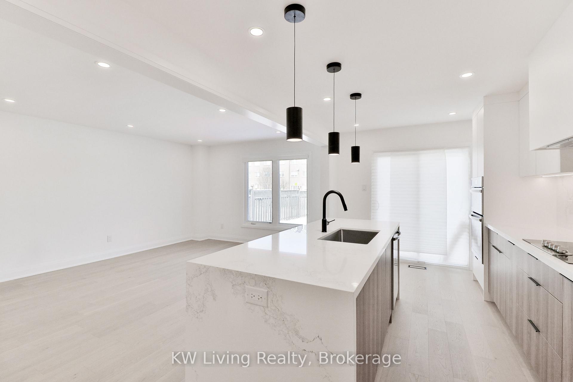 Photo 12 of 105 Chloe Crescent, Markham, Middlefield — HOMEH