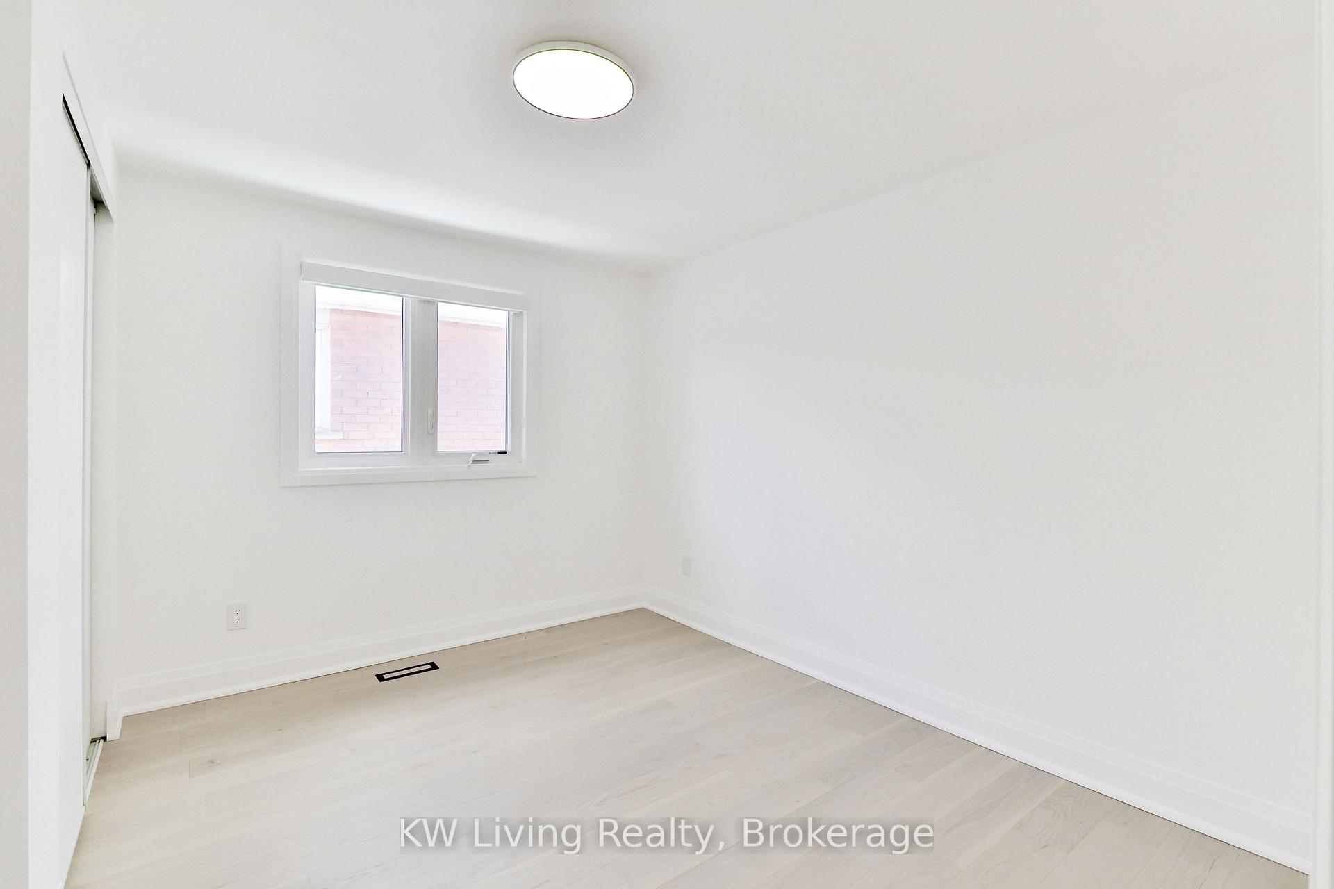 Photo 18 of 105 Chloe Crescent, Markham, Middlefield — HOMEH