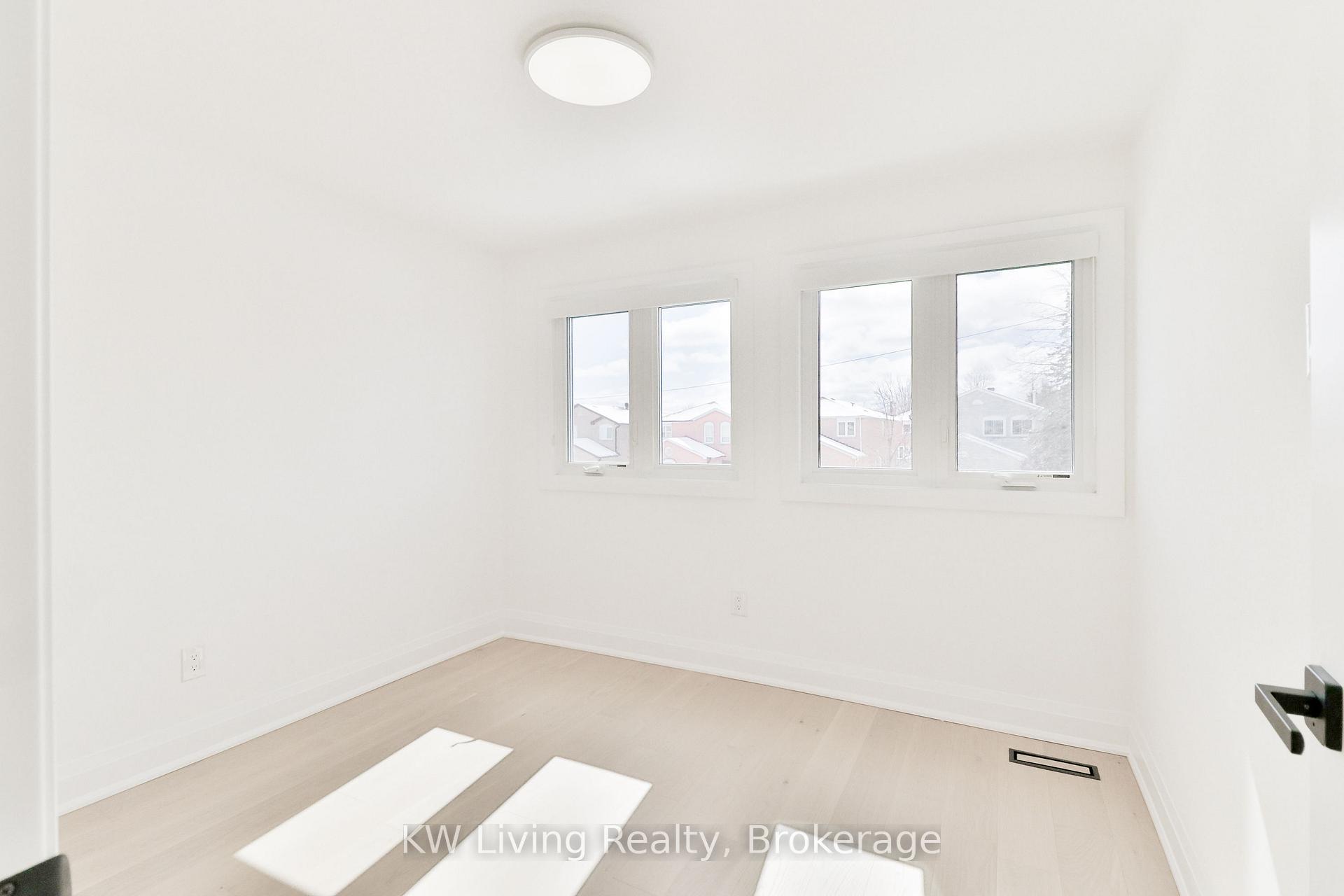 Photo 19 of 105 Chloe Crescent, Markham, Middlefield — HOMEH