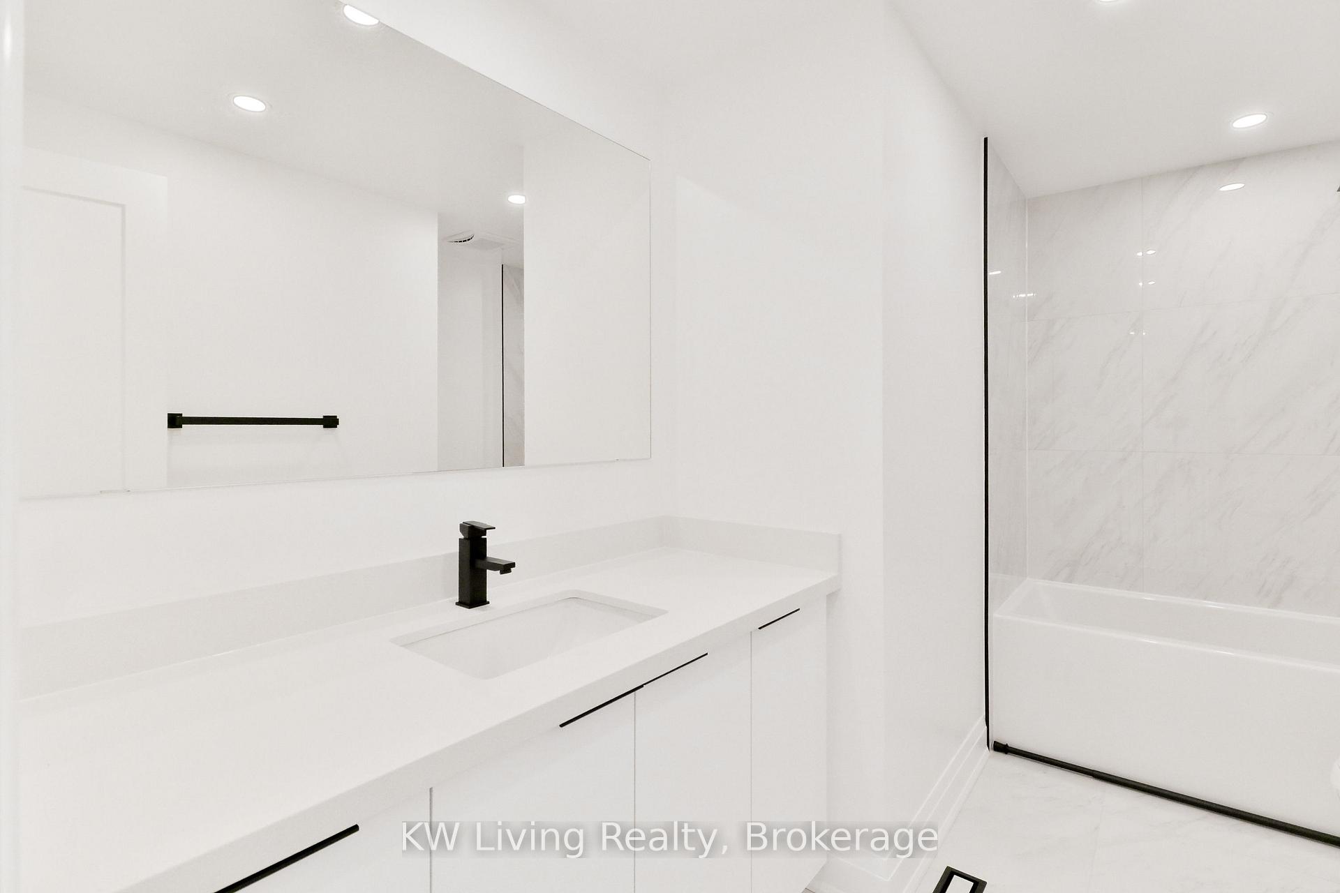 Photo 21 of 105 Chloe Crescent, Markham, Middlefield — HOMEH
