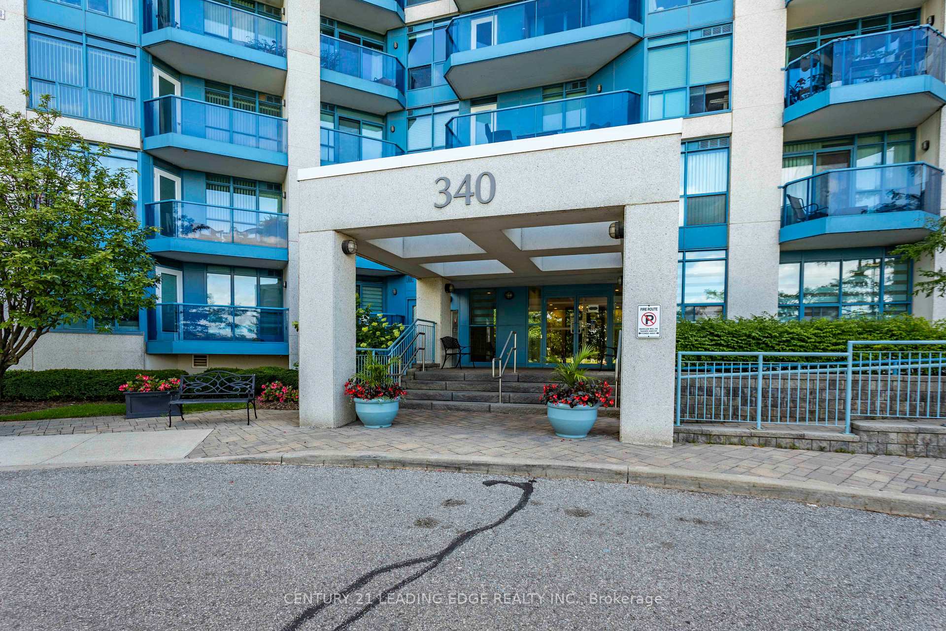 Photo 2 of Unit 402, 340 Watson Street W, Whitby, Port Whitby — HOMEH