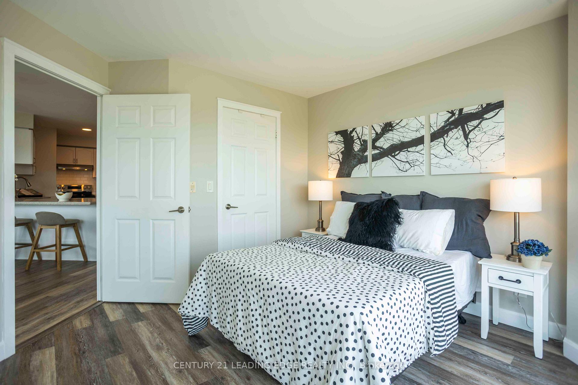 Photo 11 of Unit 402, 340 Watson Street W, Whitby, Port Whitby — HOMEH