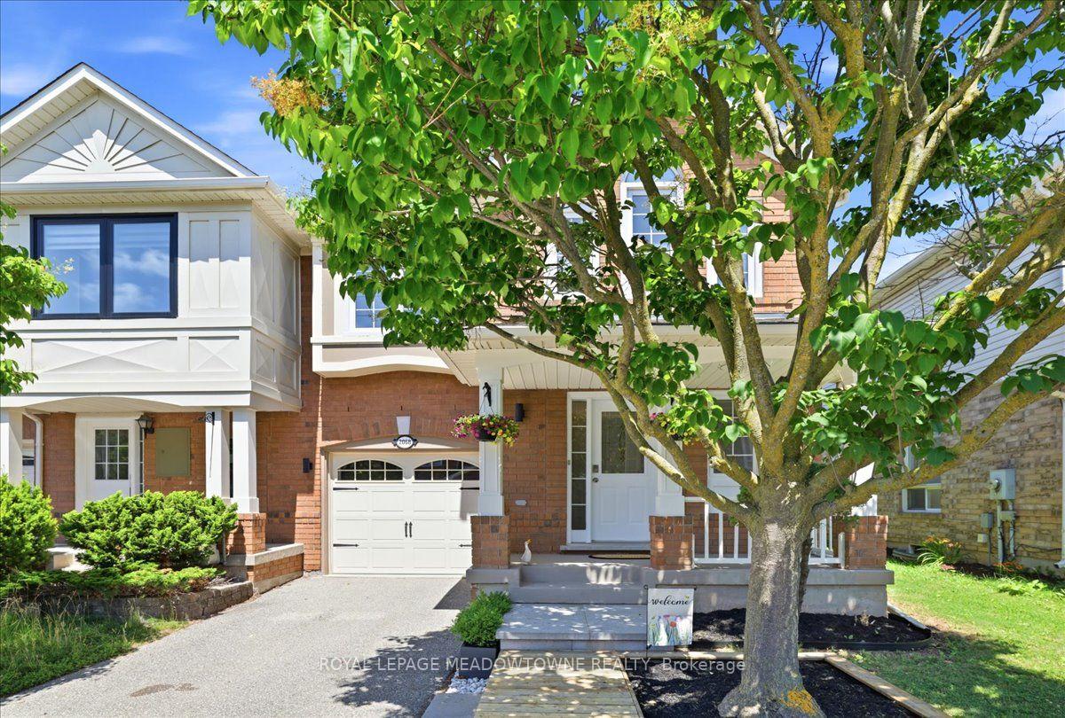 Photo 2 of 2068 Broadleaf Crescent, Burlington, Orchard — HOMEH