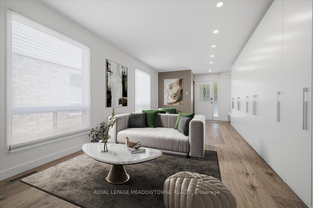 Photo 8 of 2068 Broadleaf Crescent, Burlington, Orchard — HOMEH