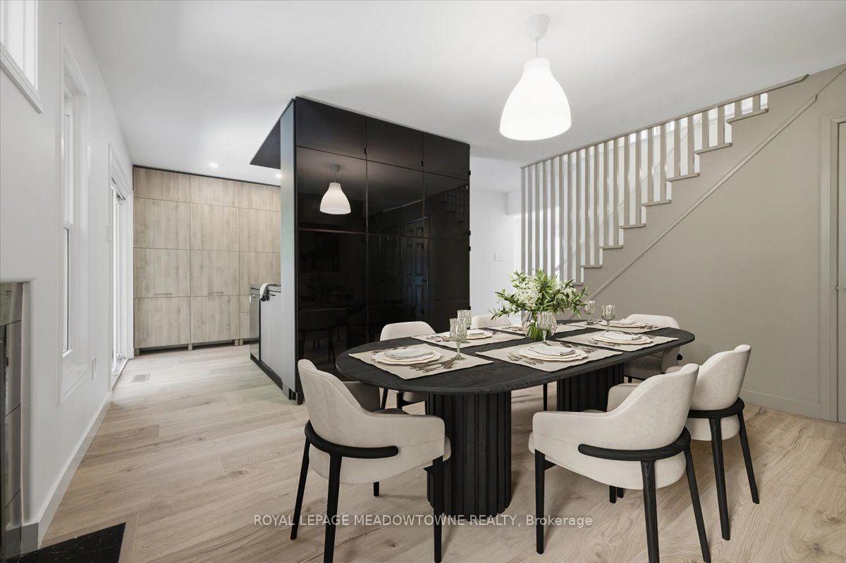 Photo 16 of 2068 Broadleaf Crescent, Burlington, Orchard — HOMEH