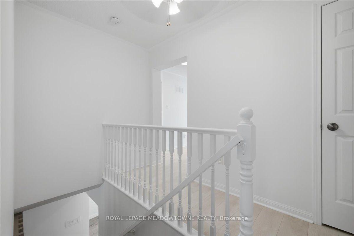 Photo 19 of 2068 Broadleaf Crescent, Burlington, Orchard — HOMEH