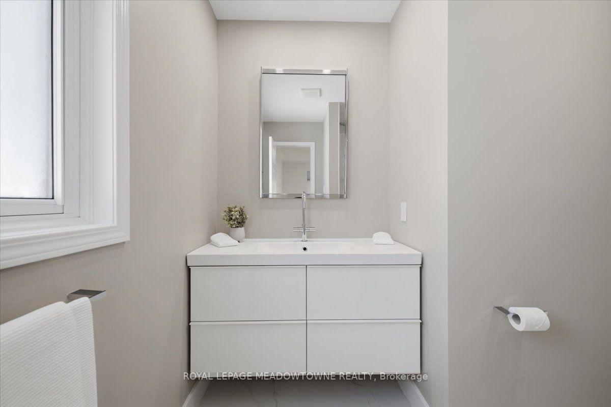Photo 22 of 2068 Broadleaf Crescent, Burlington, Orchard — HOMEH