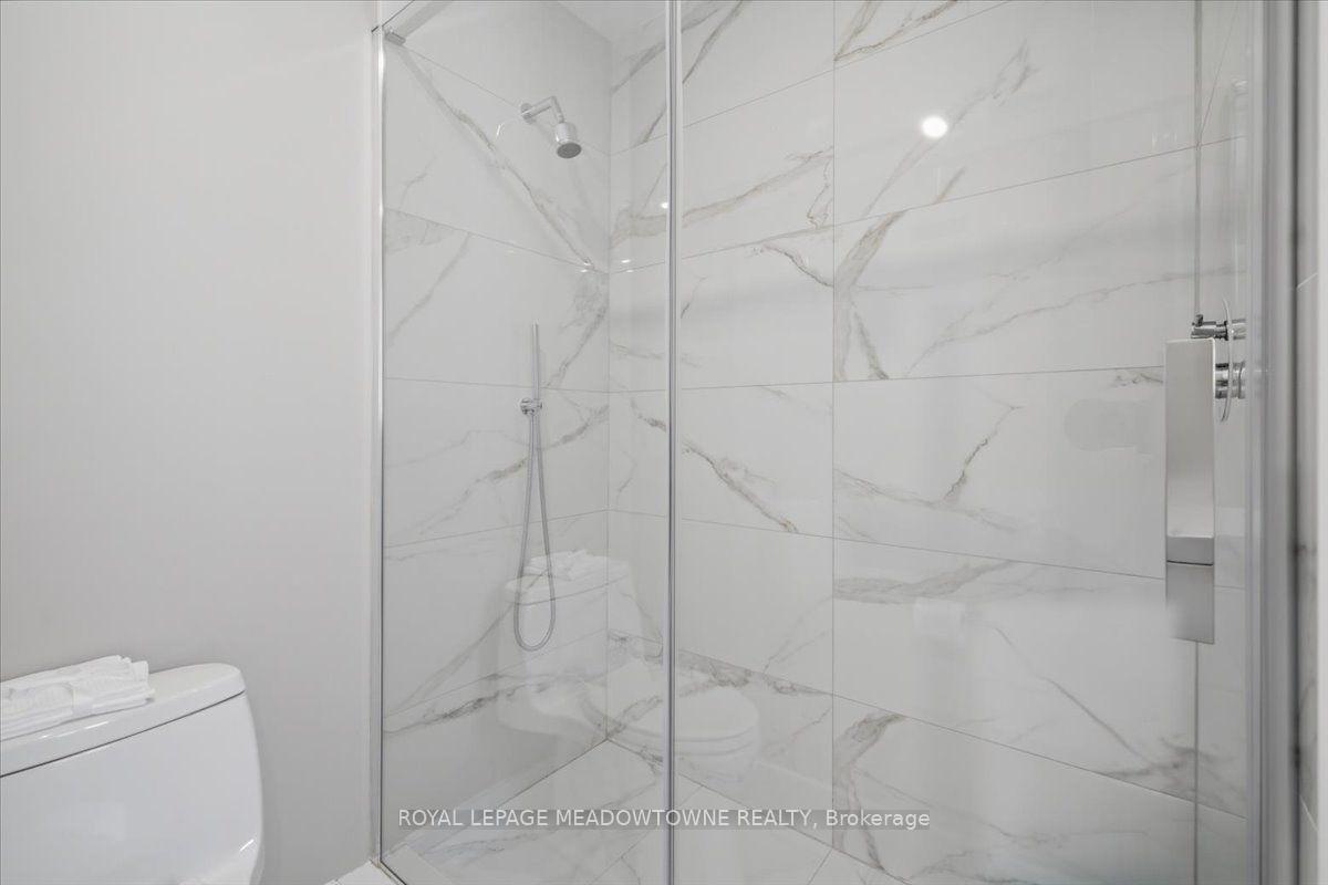 Photo 23 of 2068 Broadleaf Crescent, Burlington, Orchard — HOMEH