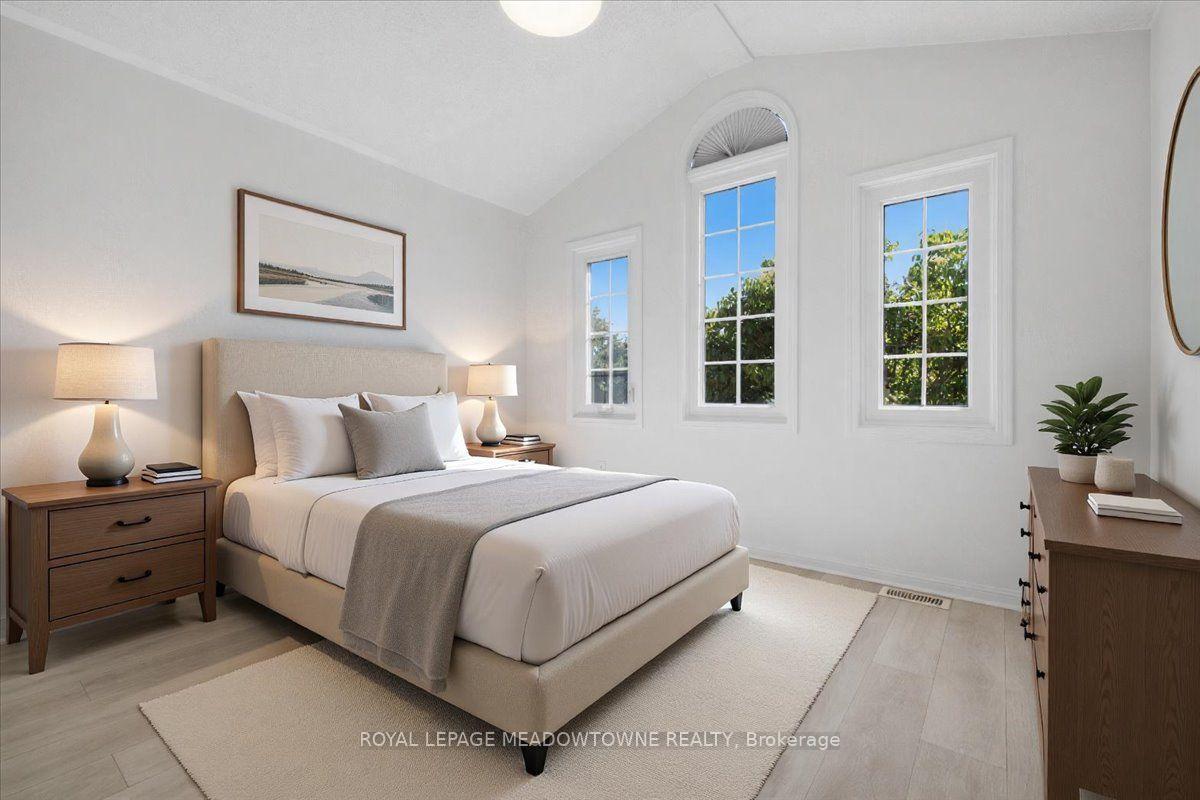 Photo 24 of 2068 Broadleaf Crescent, Burlington, Orchard — HOMEH