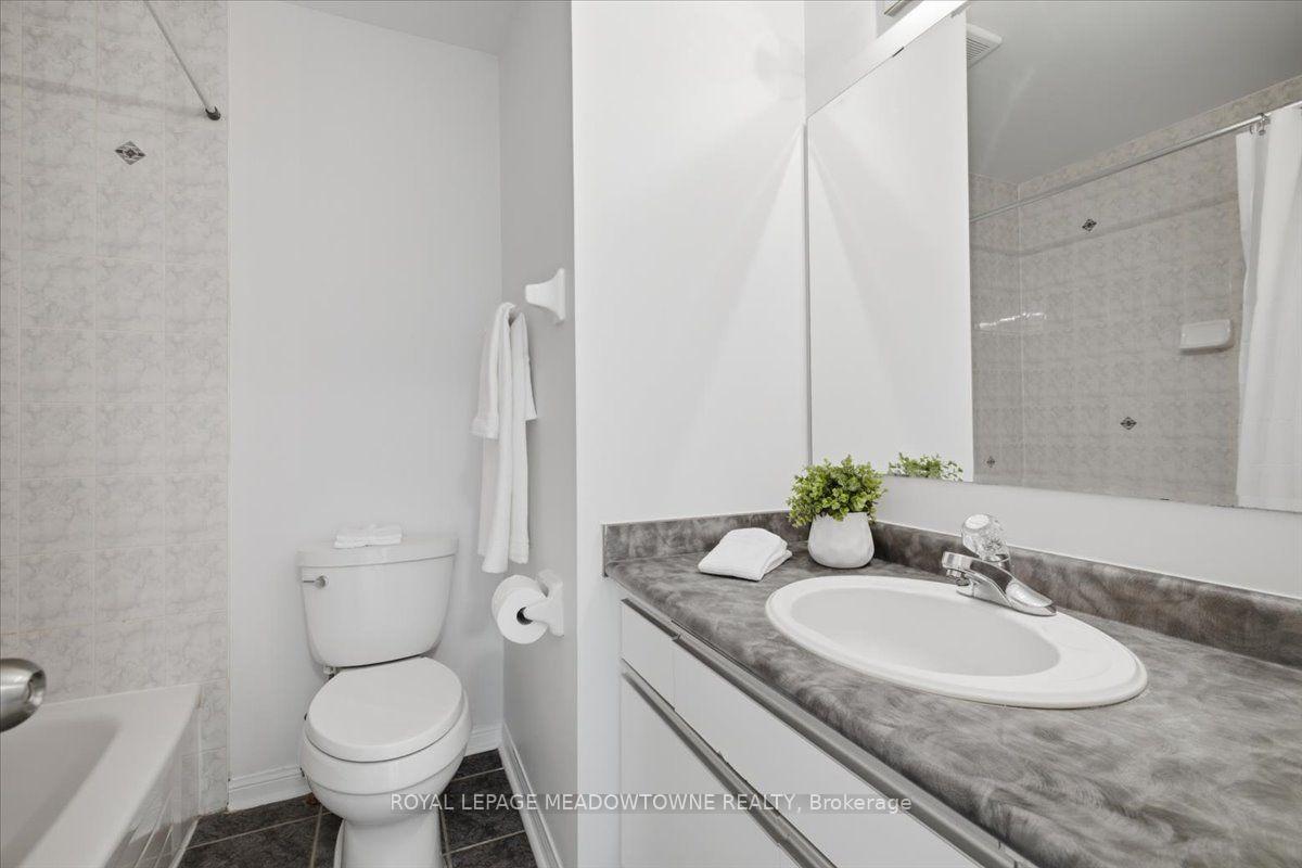 Photo 29 of 2068 Broadleaf Crescent, Burlington, Orchard — HOMEH