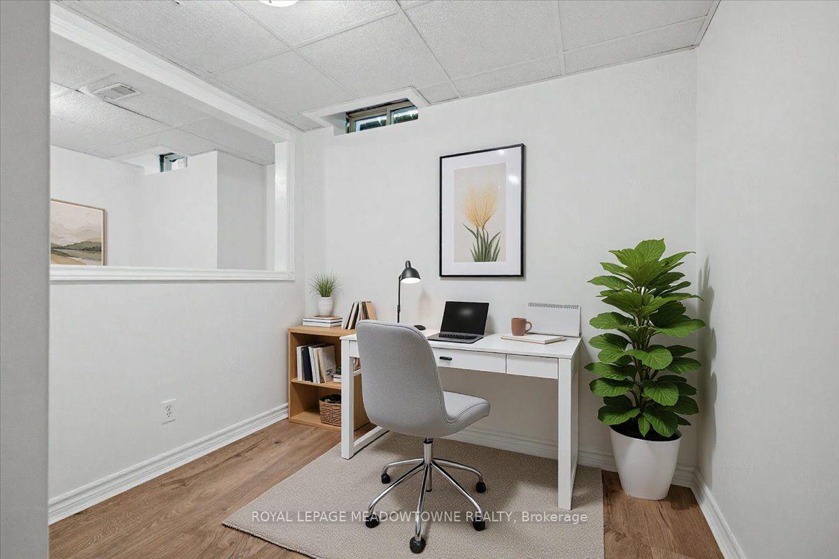 Photo 33 of 2068 Broadleaf Crescent, Burlington, Orchard — HOMEH