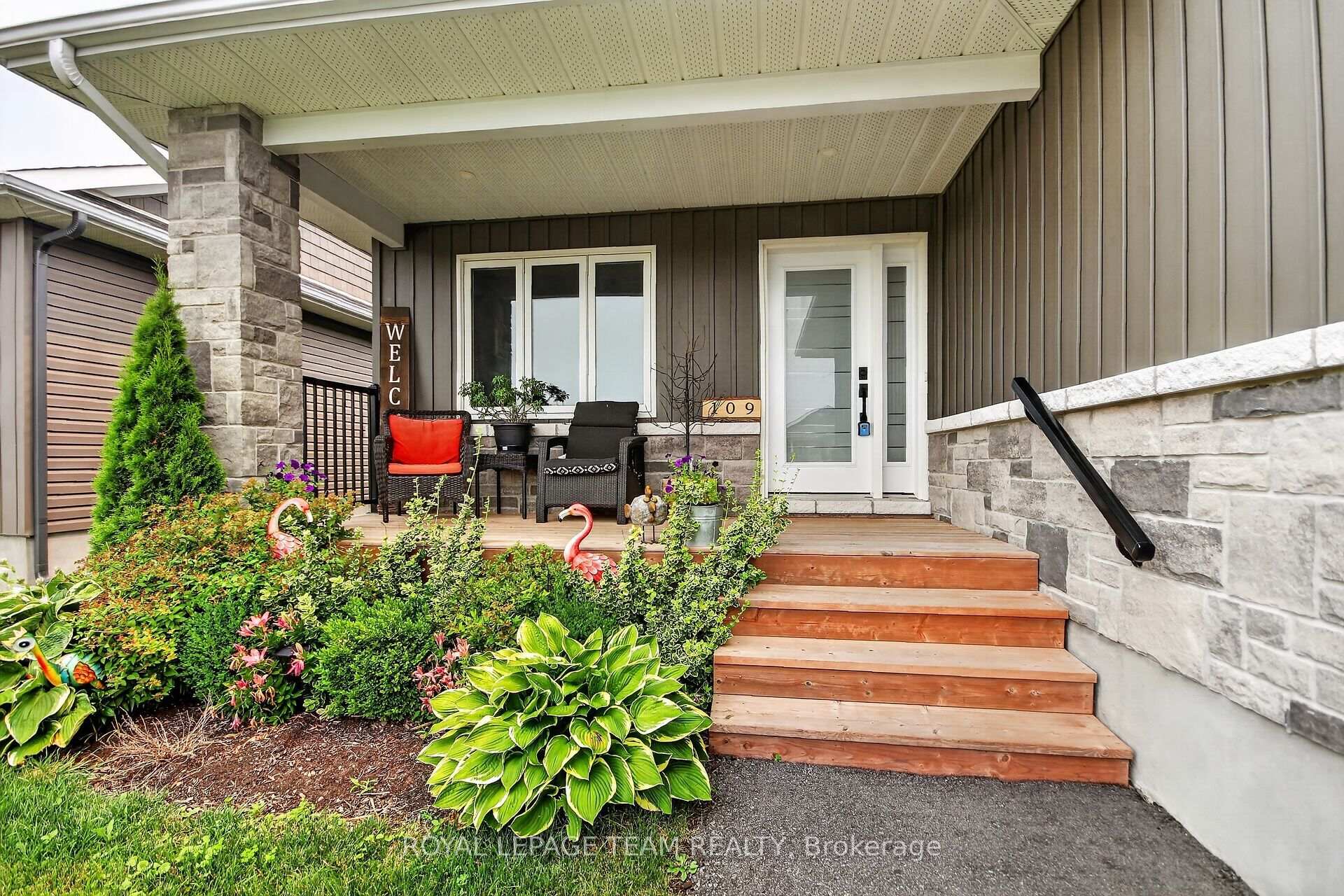 Photo 3 of 109 James Street, North Dundas, Winchester — HOMEH