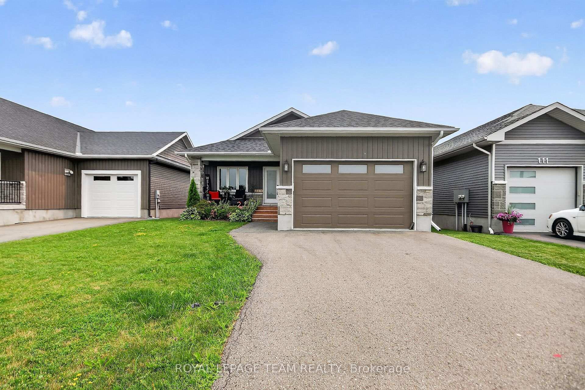 Photo 4 of 109 James Street, North Dundas, Winchester — HOMEH