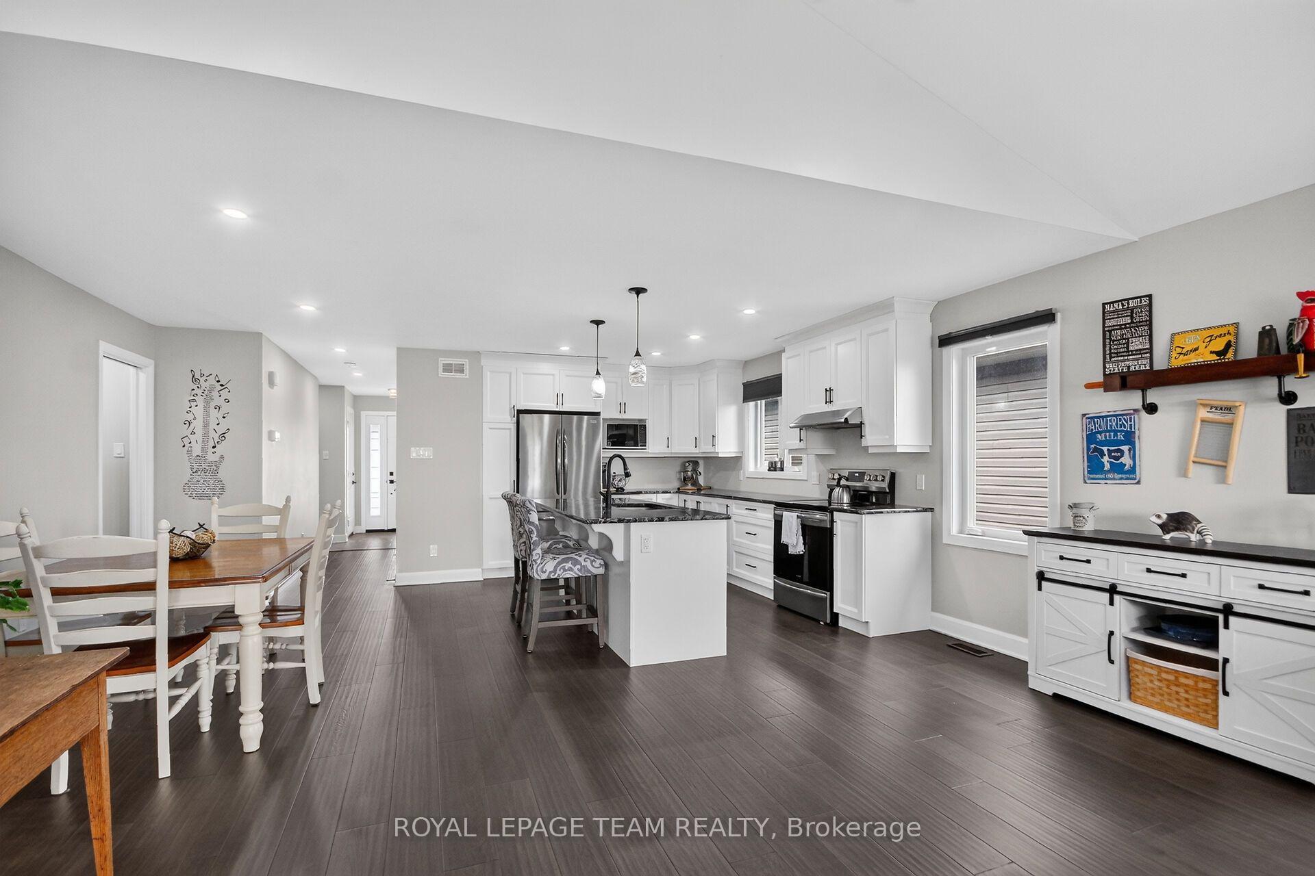 Photo 14 of 109 James Street, North Dundas, Winchester — HOMEH