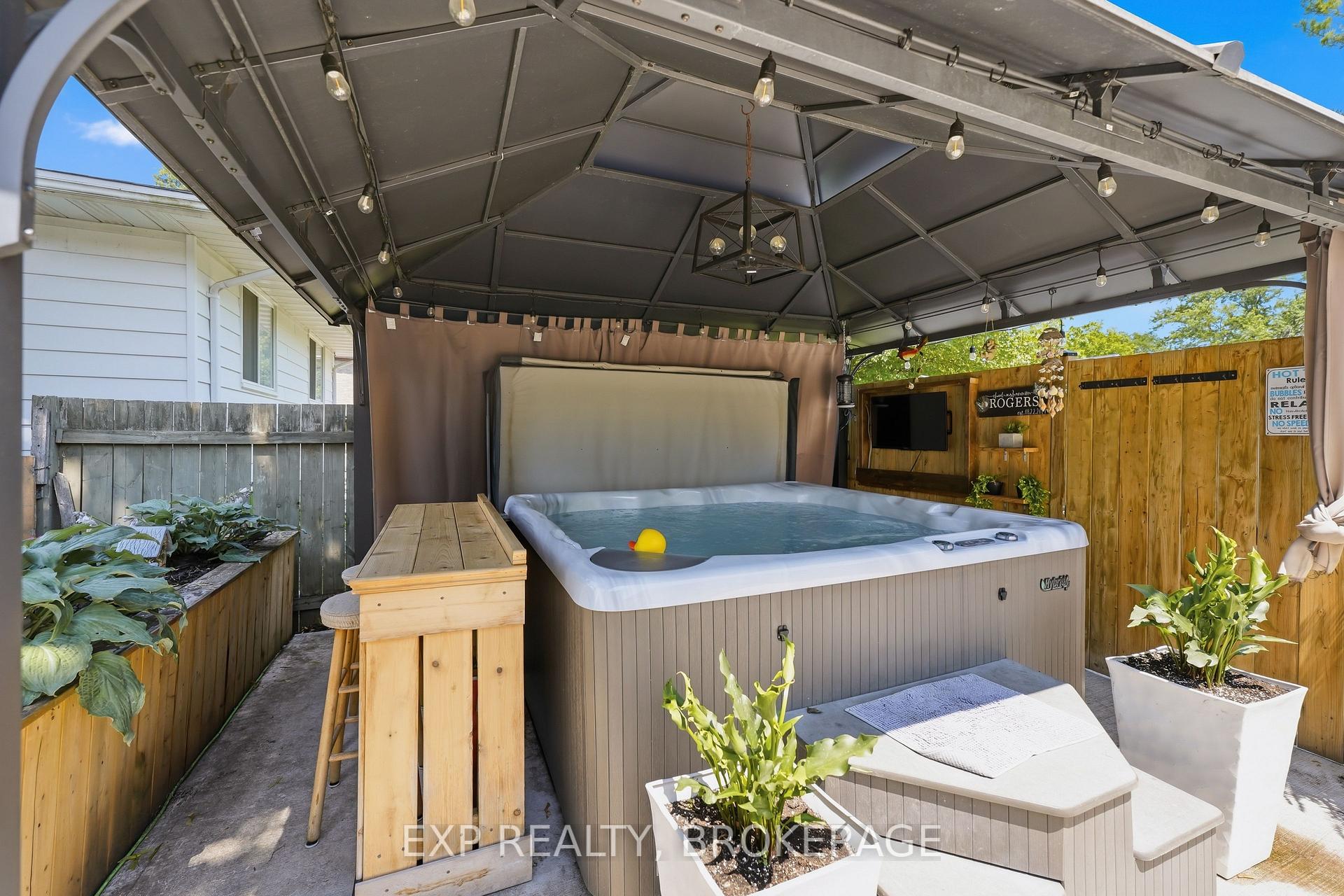 Photo 38 of 729 Allum Avenue, Kingston, South of Taylor-Kidd Blvd — HOMEH