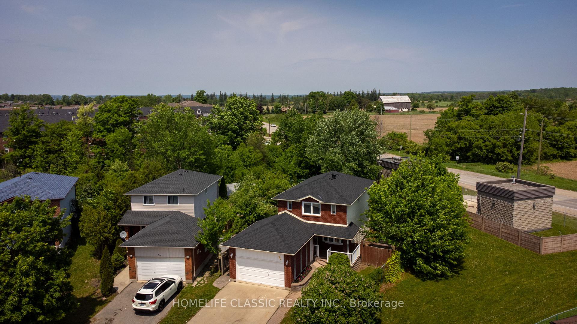 Photo 2 of 32 Rosenfeld Drive, Barrie, Grove East — HOMEH