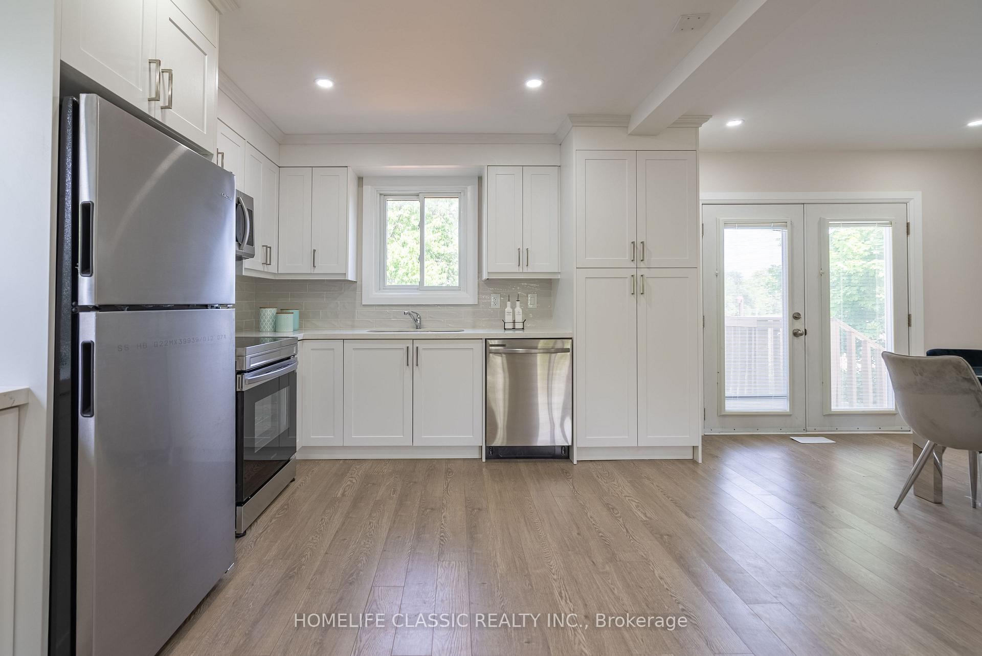 Photo 11 of 32 Rosenfeld Drive, Barrie, Grove East — HOMEH
