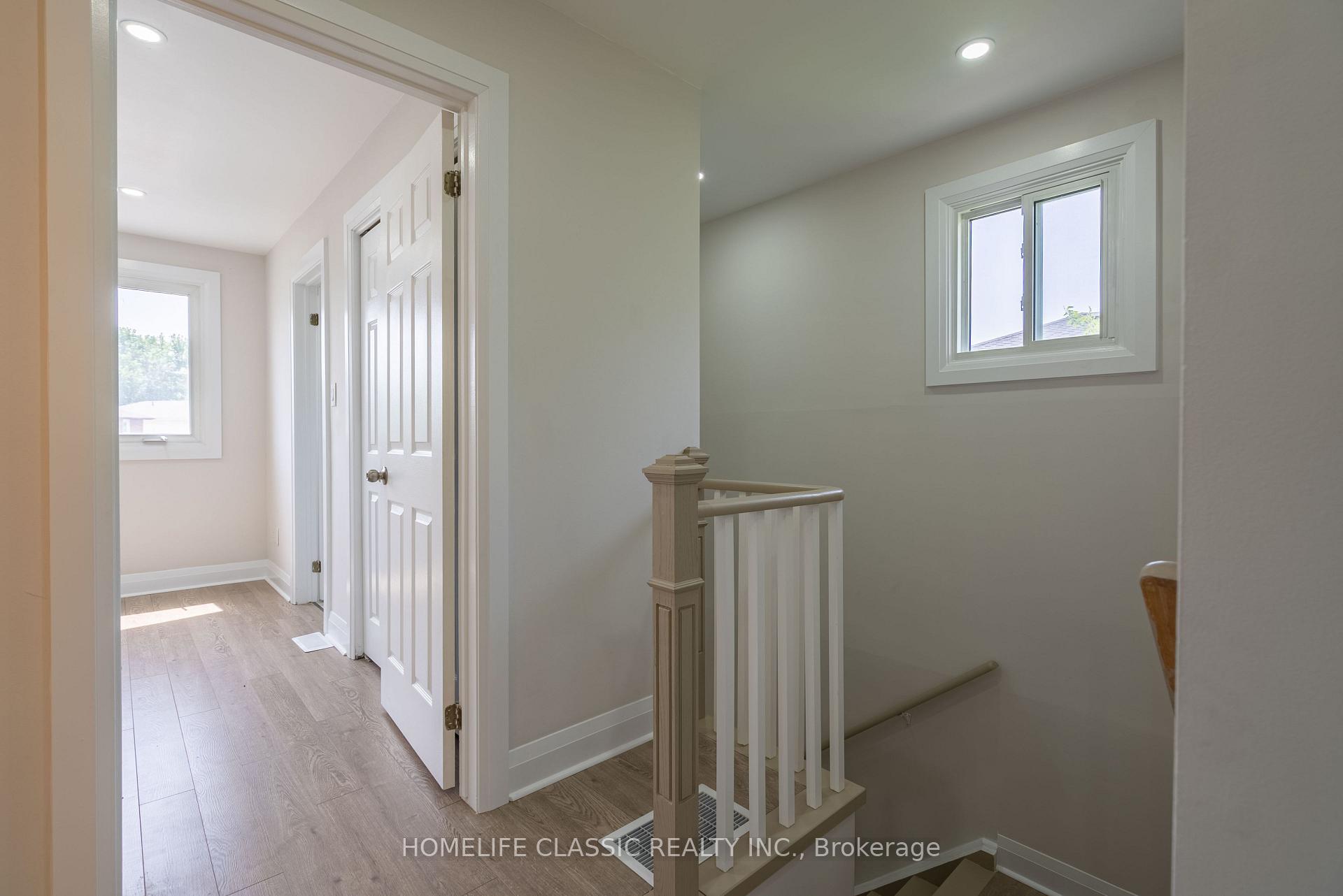 Photo 24 of 32 Rosenfeld Drive, Barrie, Grove East — HOMEH