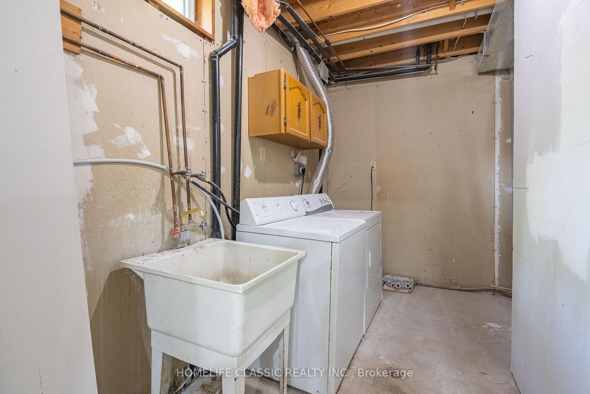 Photo 32 of 32 Rosenfeld Drive, Barrie, Grove East — HOMEH