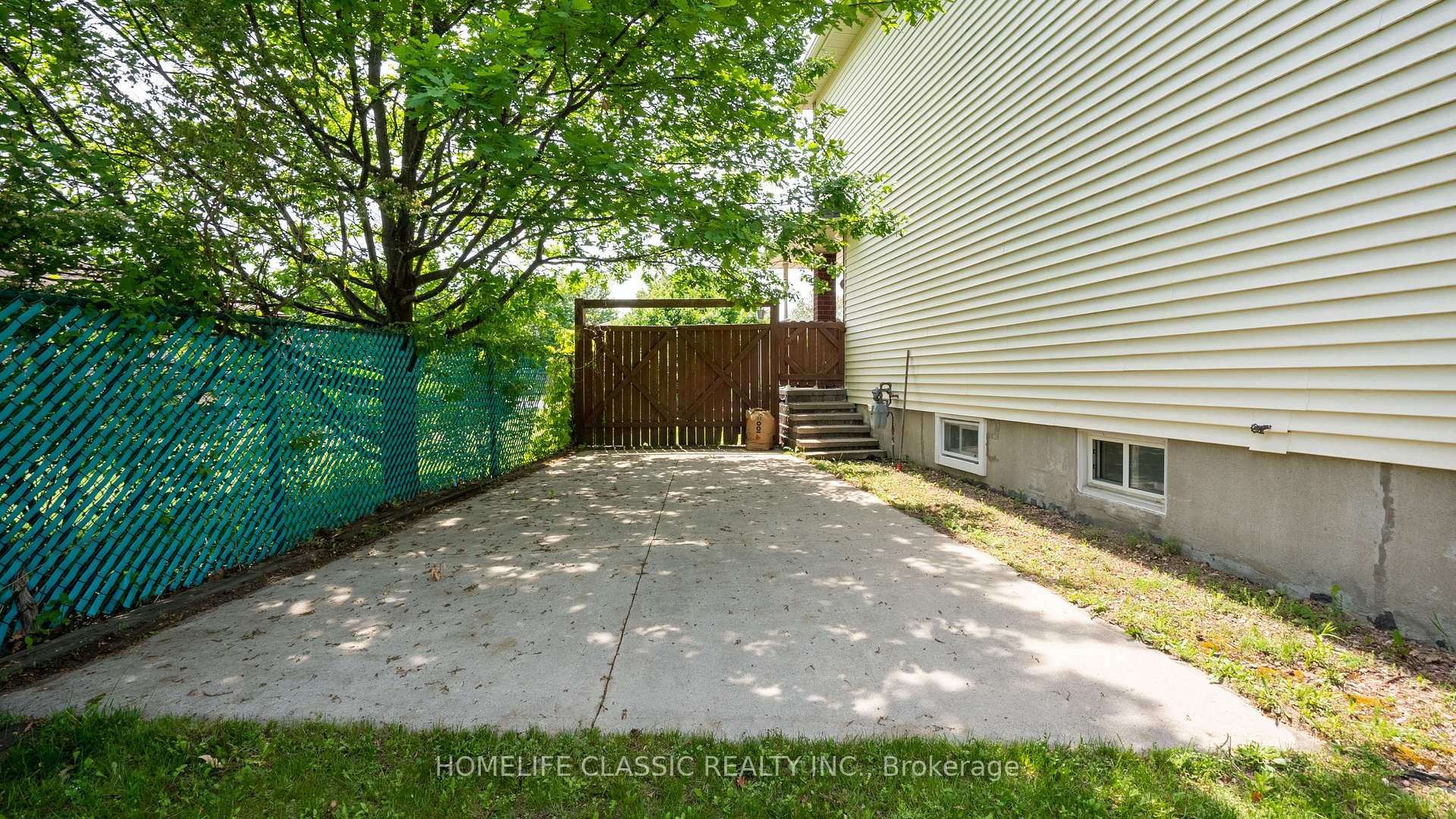 Photo 37 of 32 Rosenfeld Drive, Barrie, Grove East — HOMEH